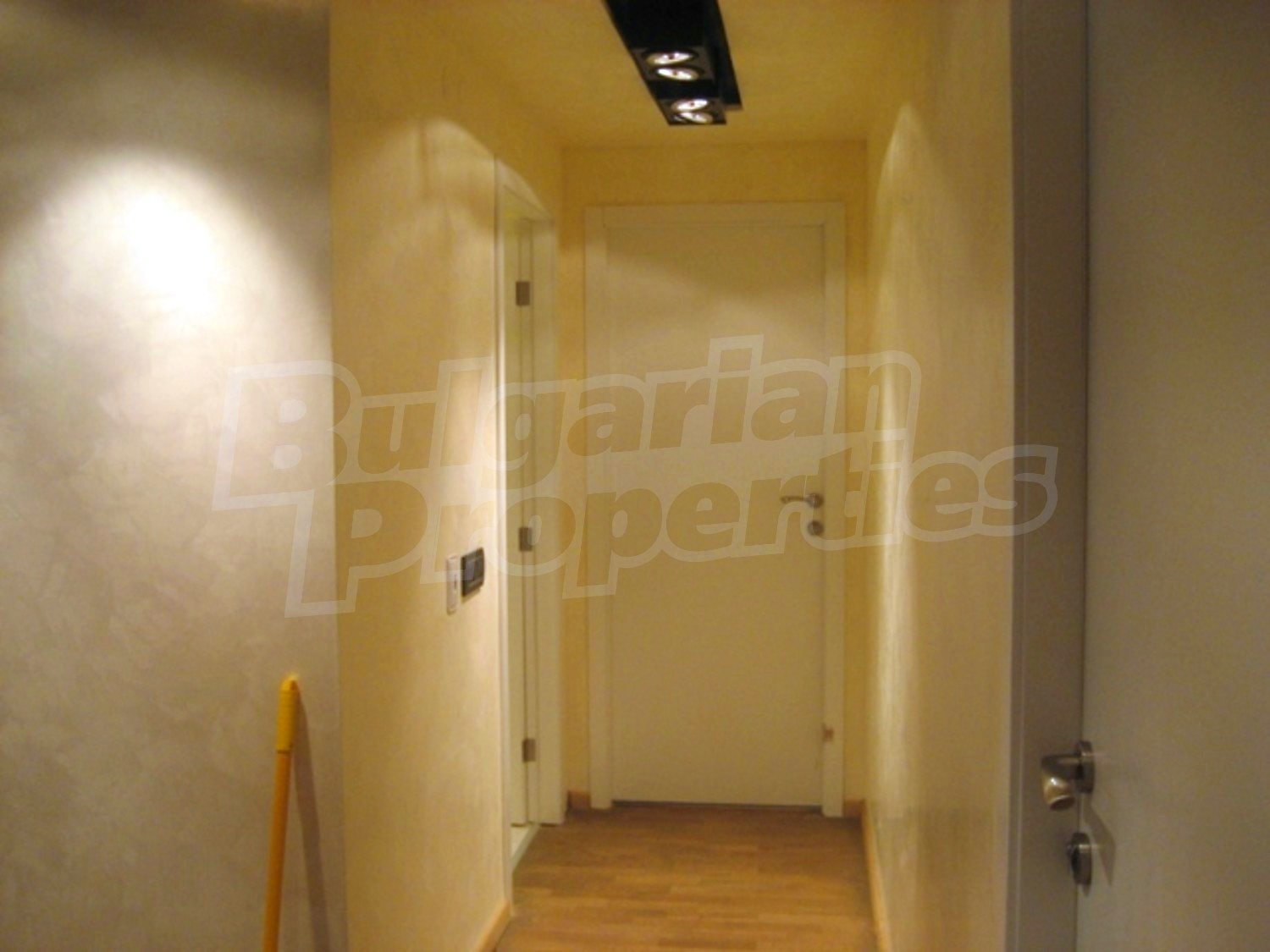 Gallery Picture 17