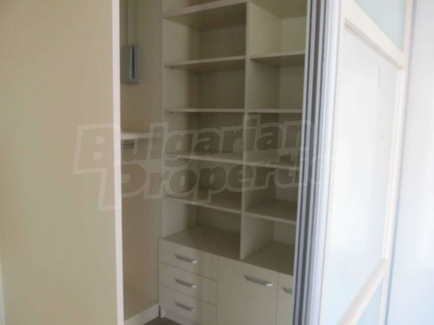 Gallery Picture 14