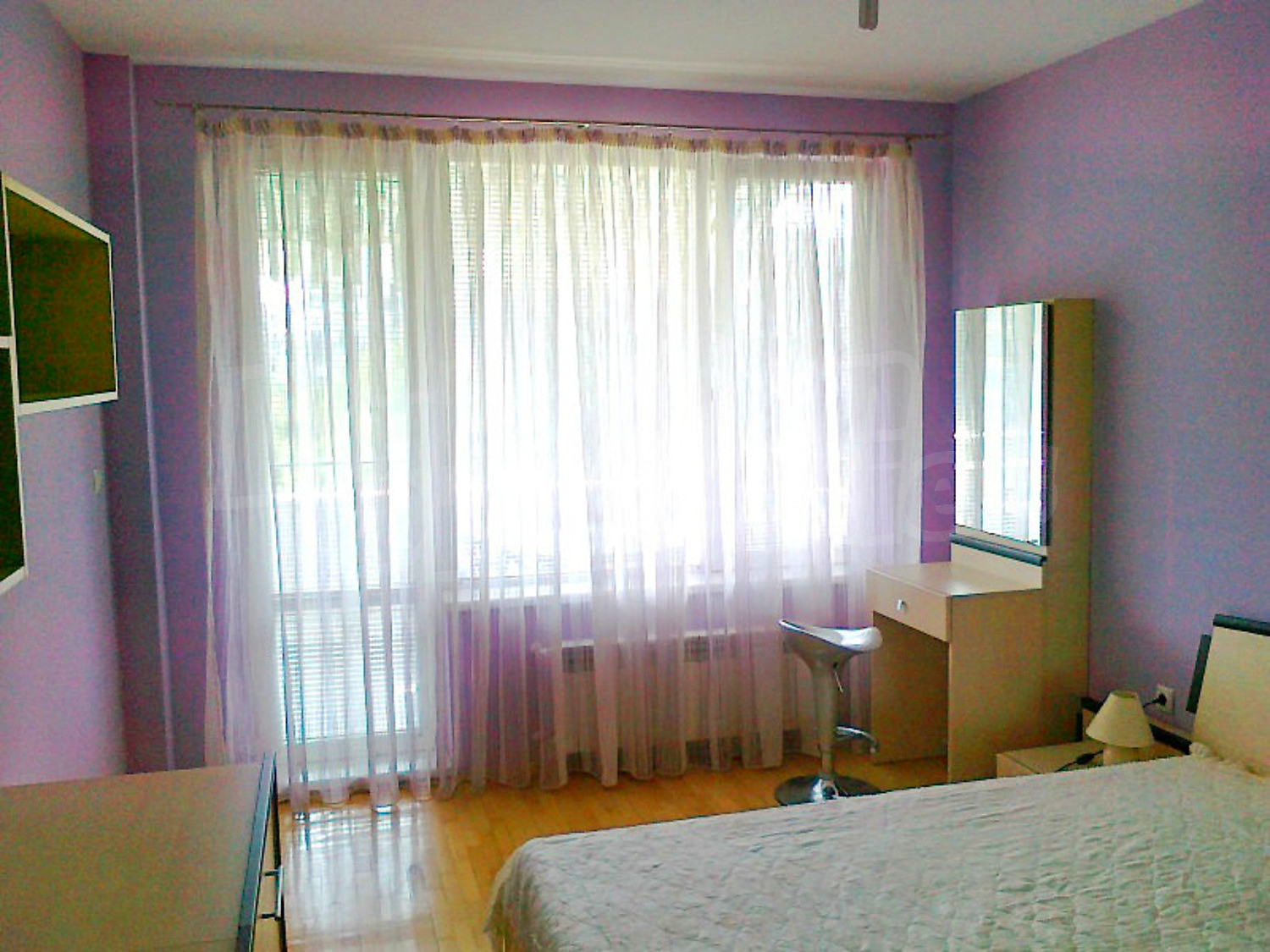 Gallery Picture 10