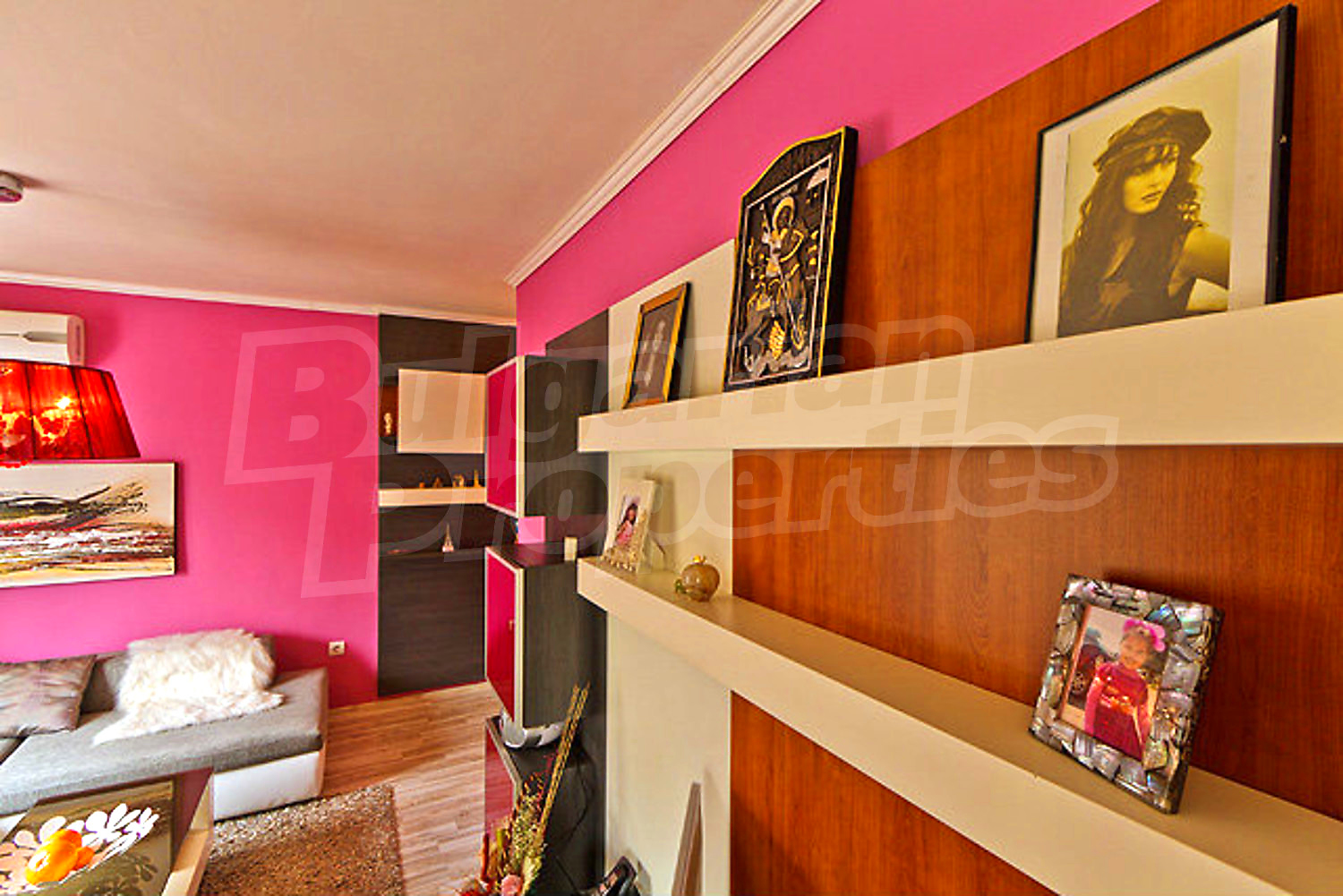 Gallery Picture 10