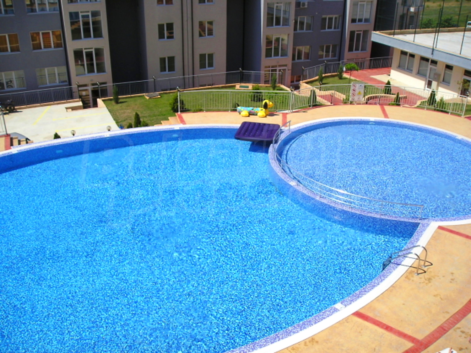 Gallery Picture 14