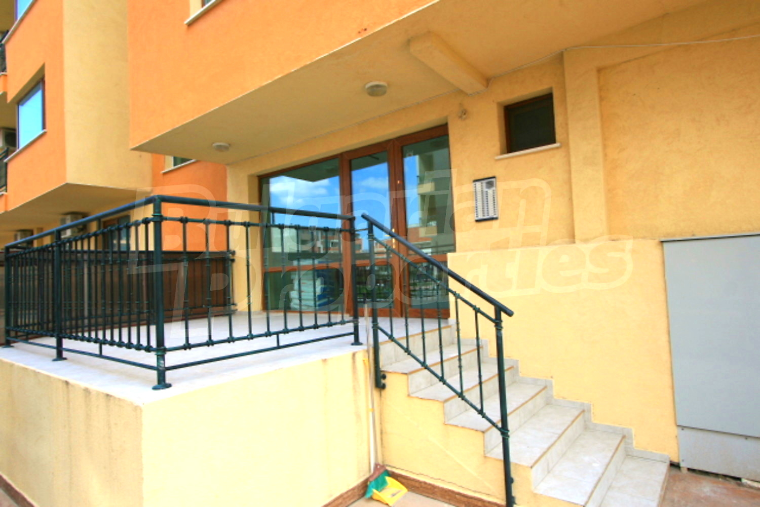 Gallery Picture 9