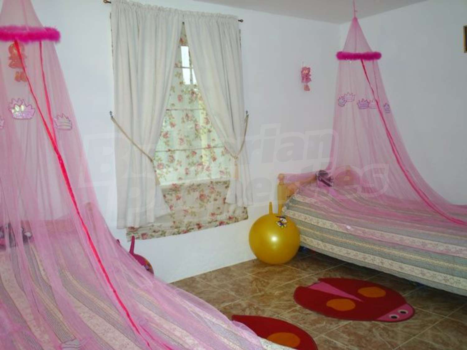 Gallery Picture 12