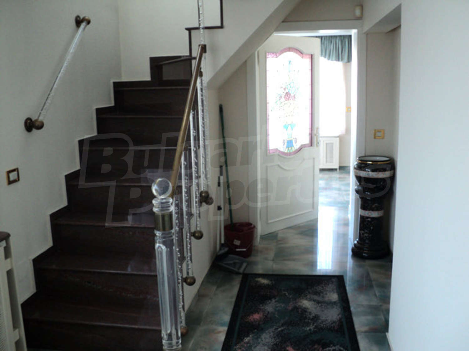 Gallery Picture 8