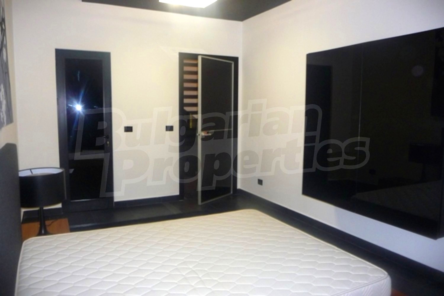 Gallery Picture 10