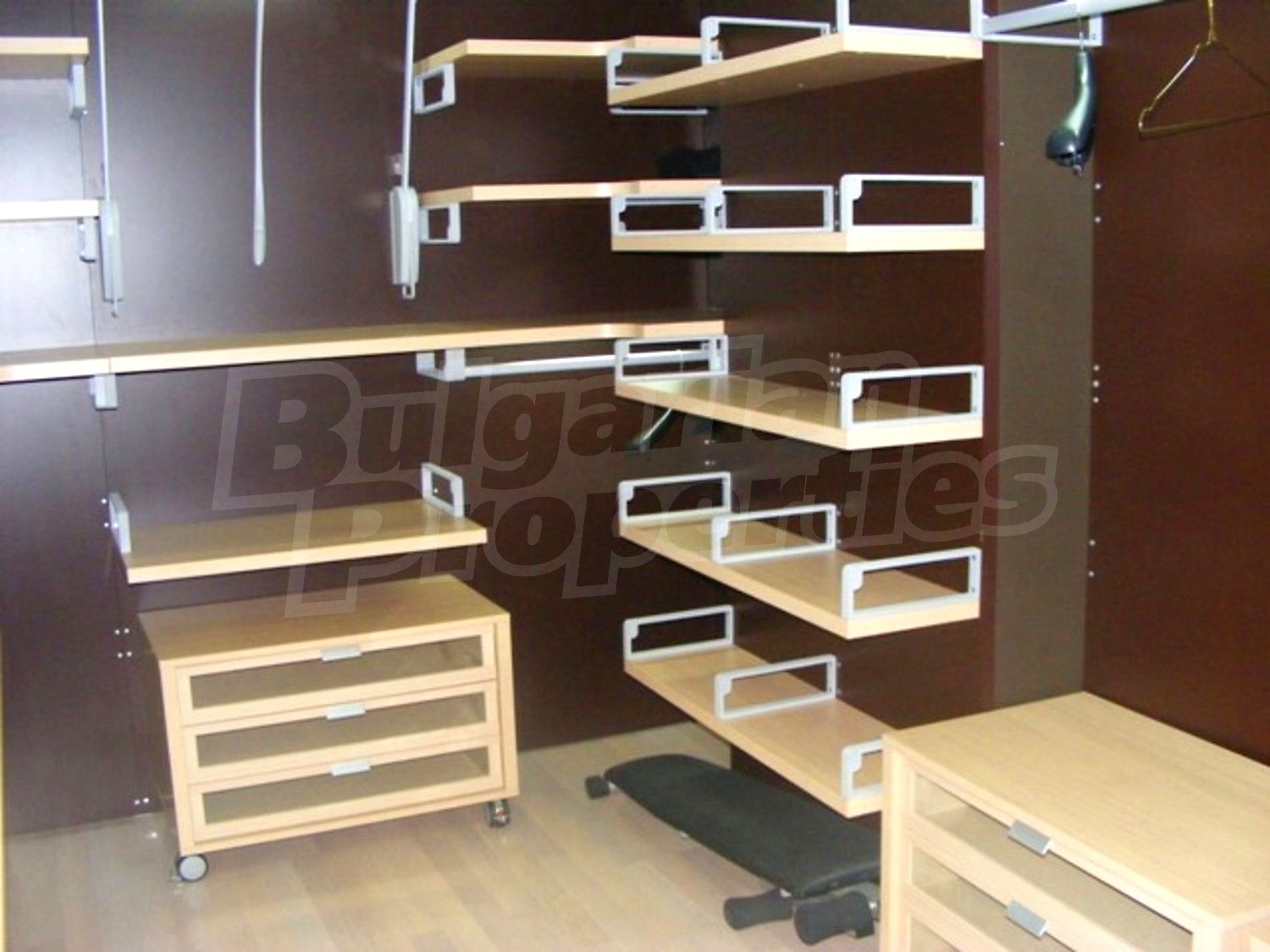 Gallery Picture 28