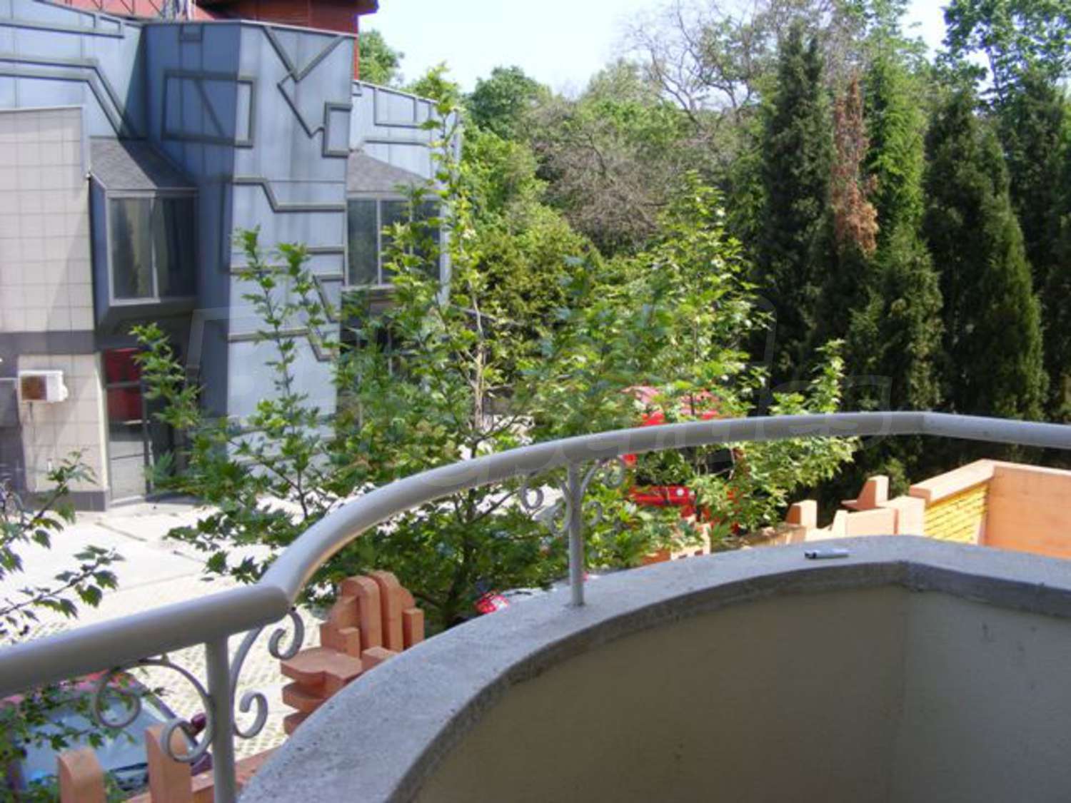 Gallery Picture 11