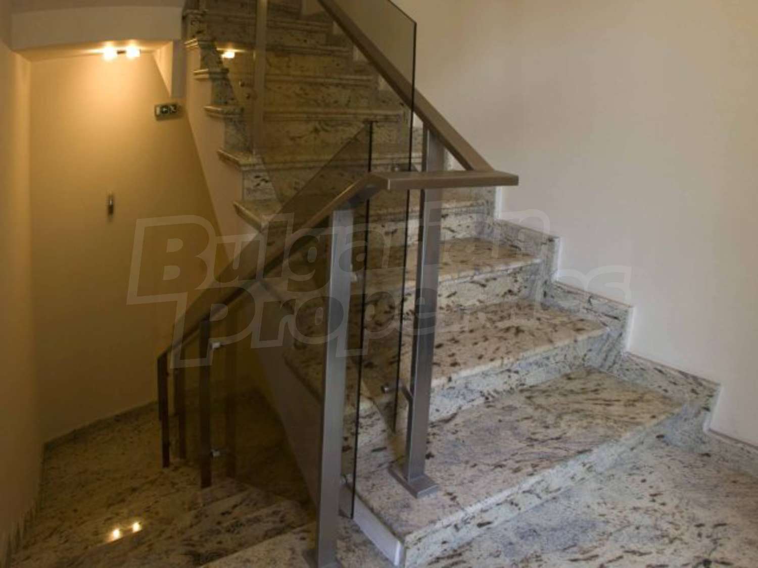 Gallery Picture 7