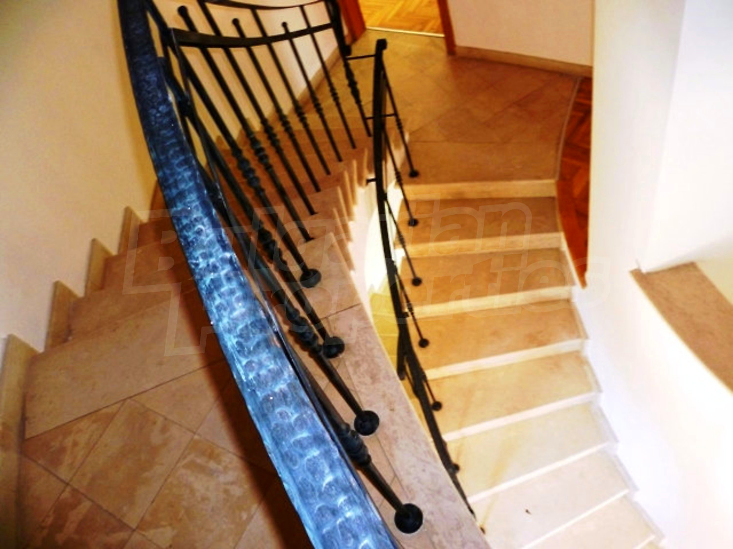 Gallery Picture 27