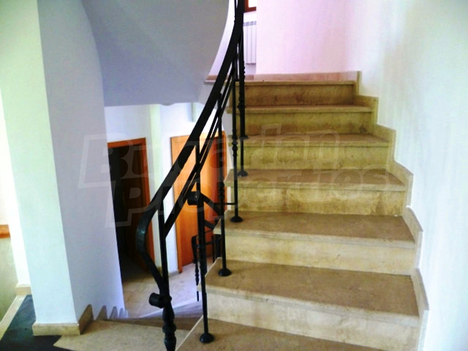 Gallery Picture 28