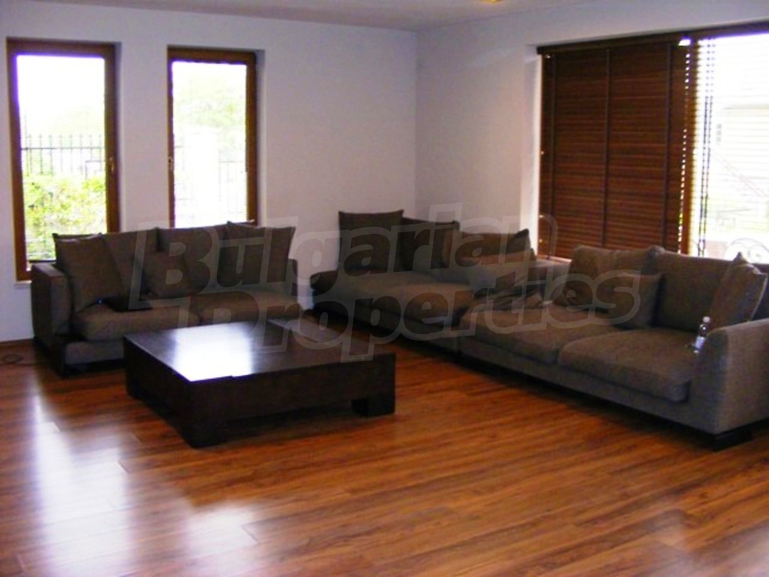 Gallery Picture 10