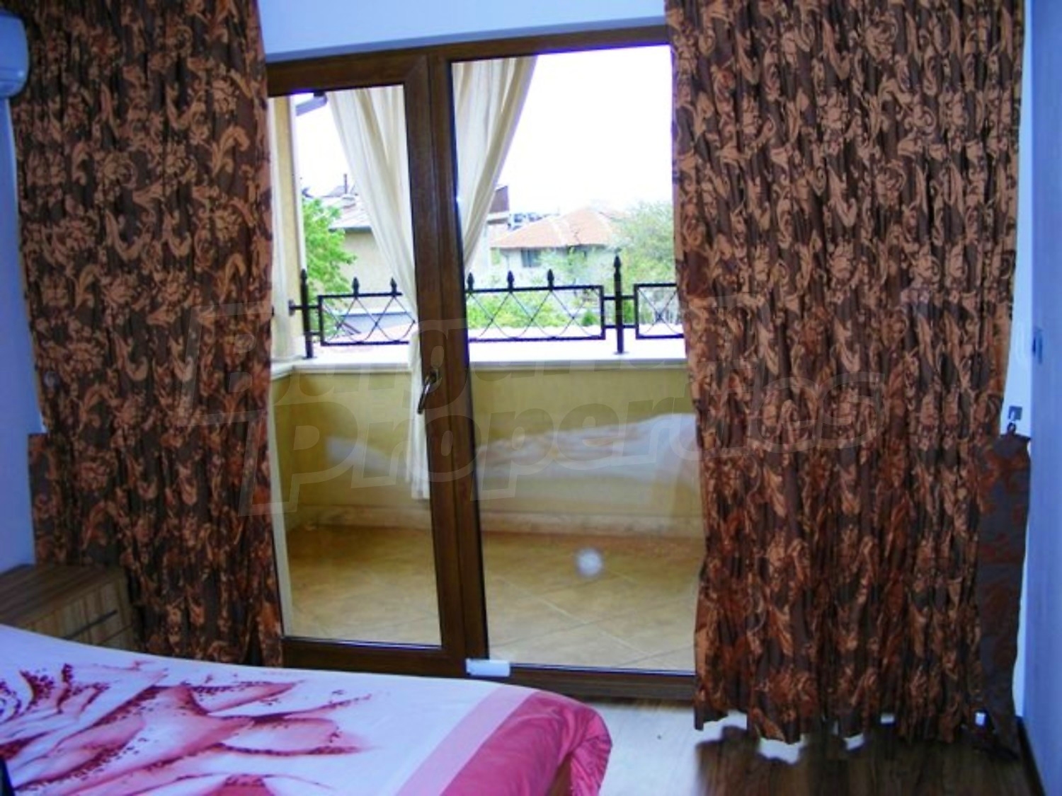 Gallery Picture 15