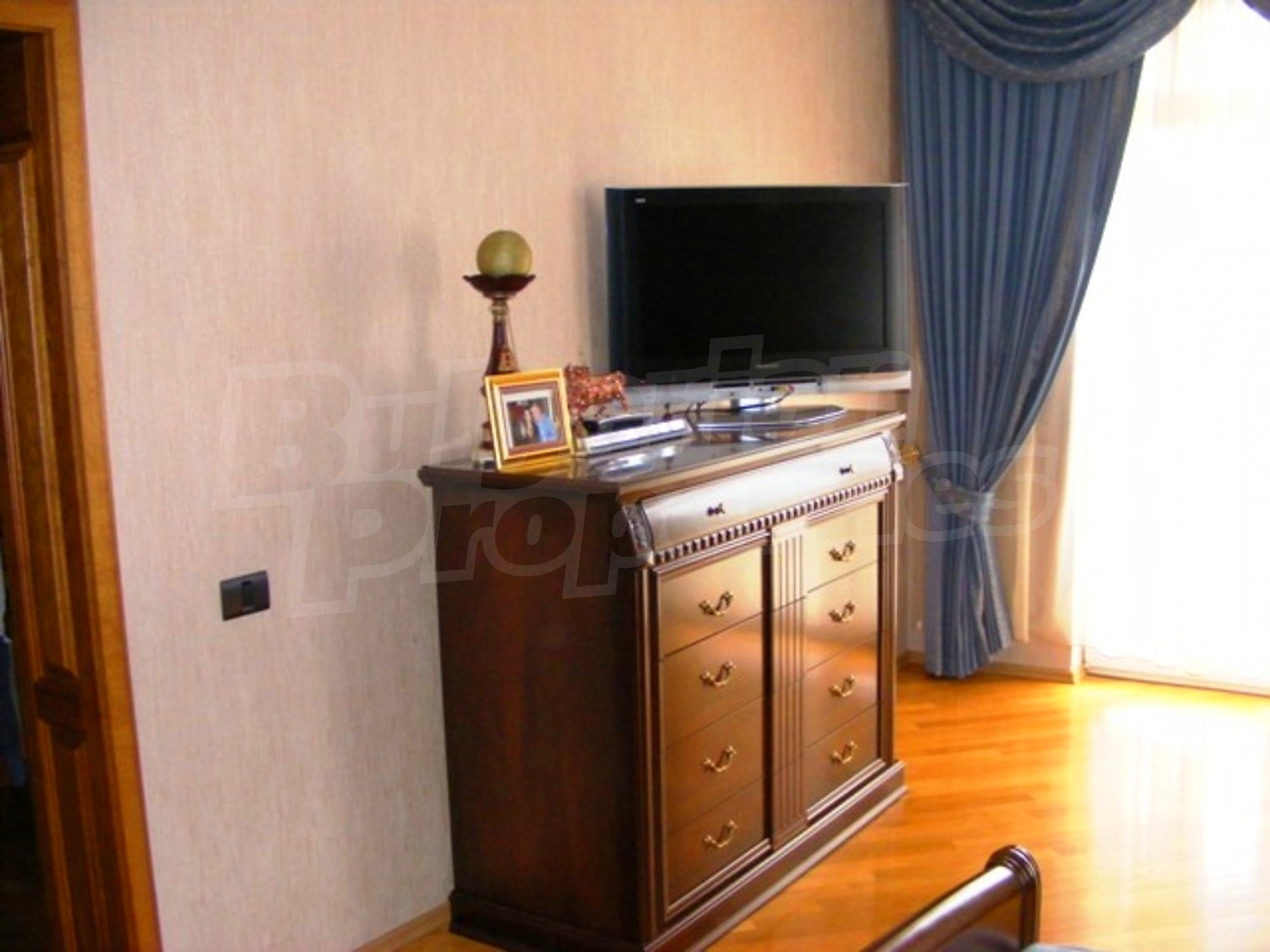 Gallery Picture 4