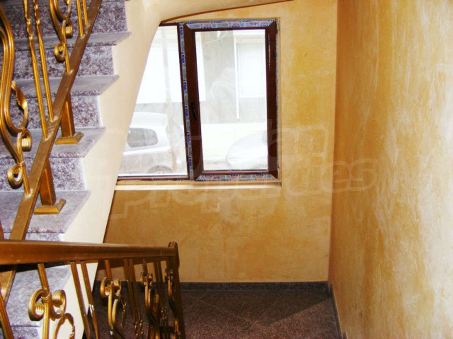 Gallery Picture 5