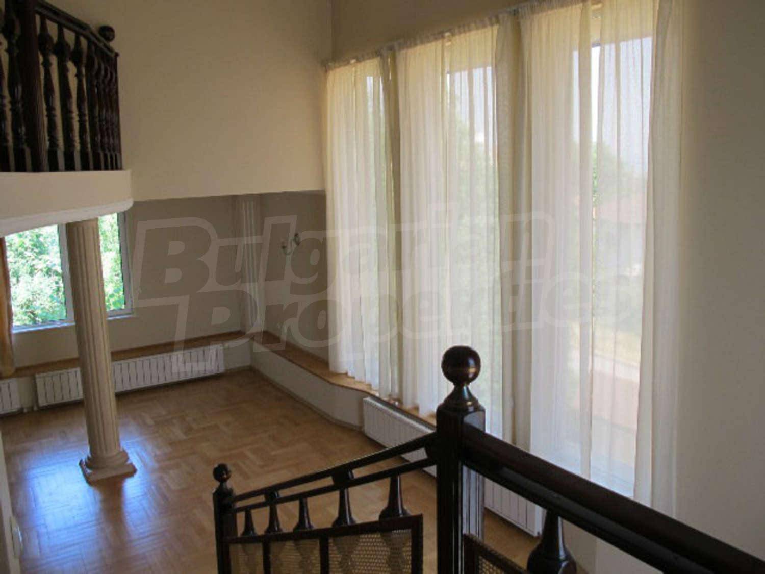 Gallery Picture 33