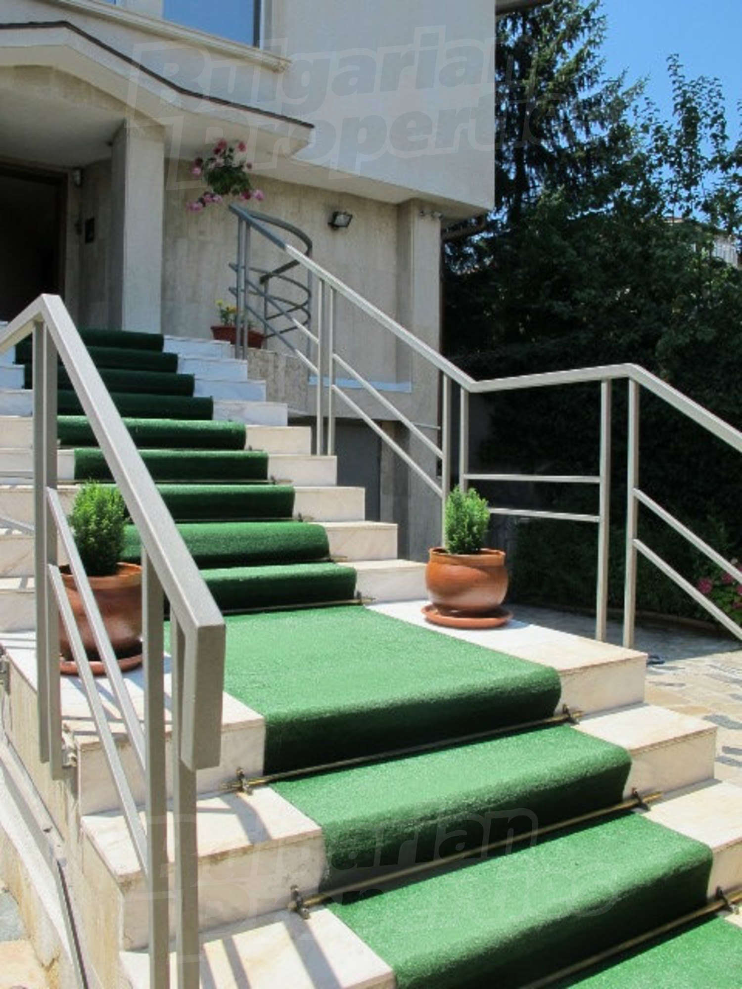Gallery Picture 7