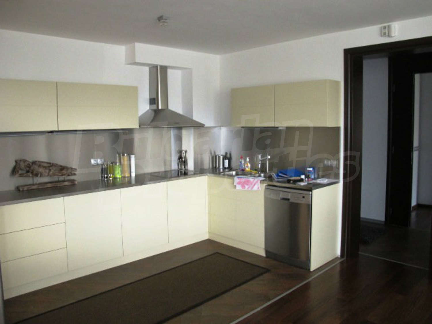 Gallery Picture 5