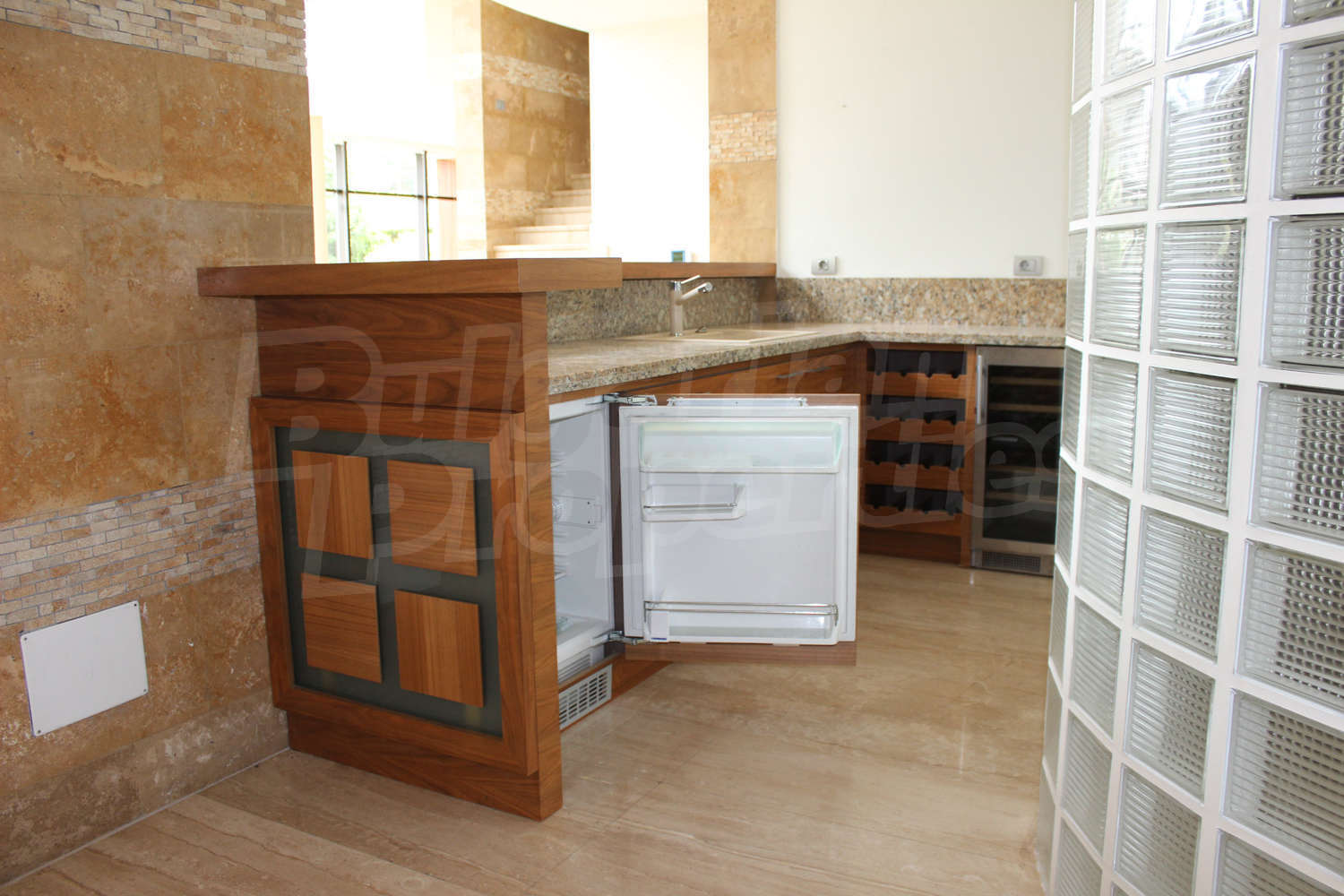 Gallery Picture 15