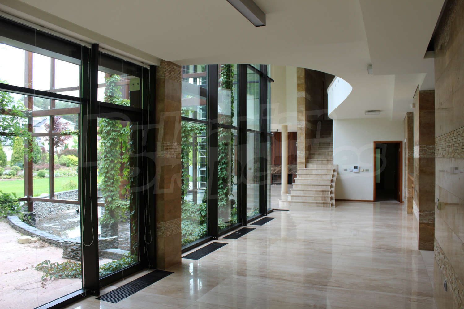 Gallery Picture 2