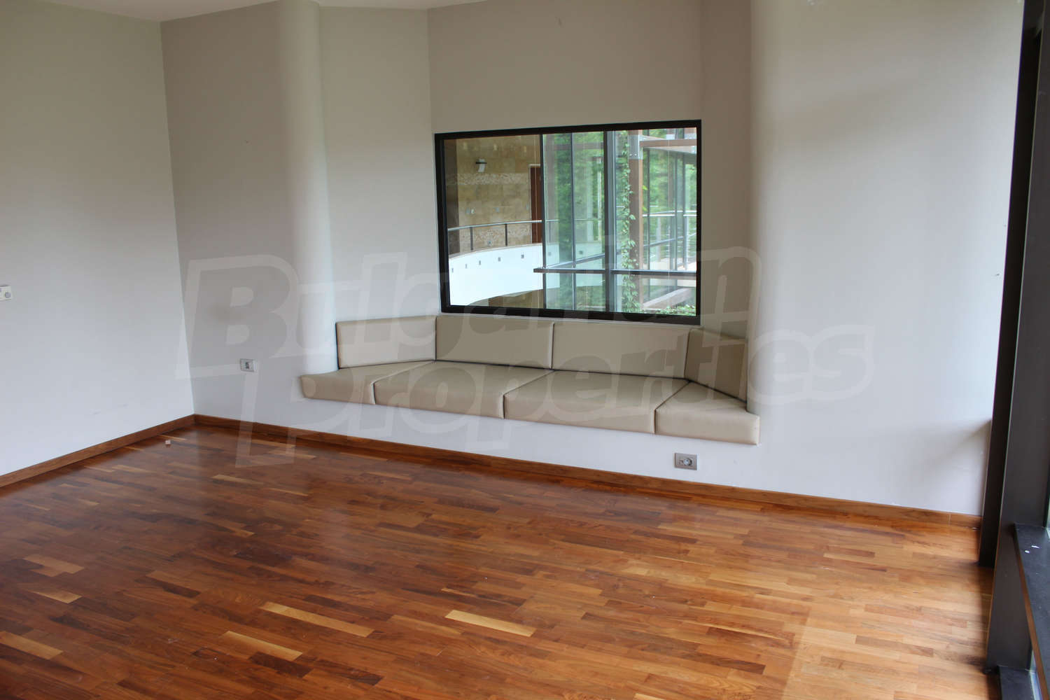 Gallery Picture 24