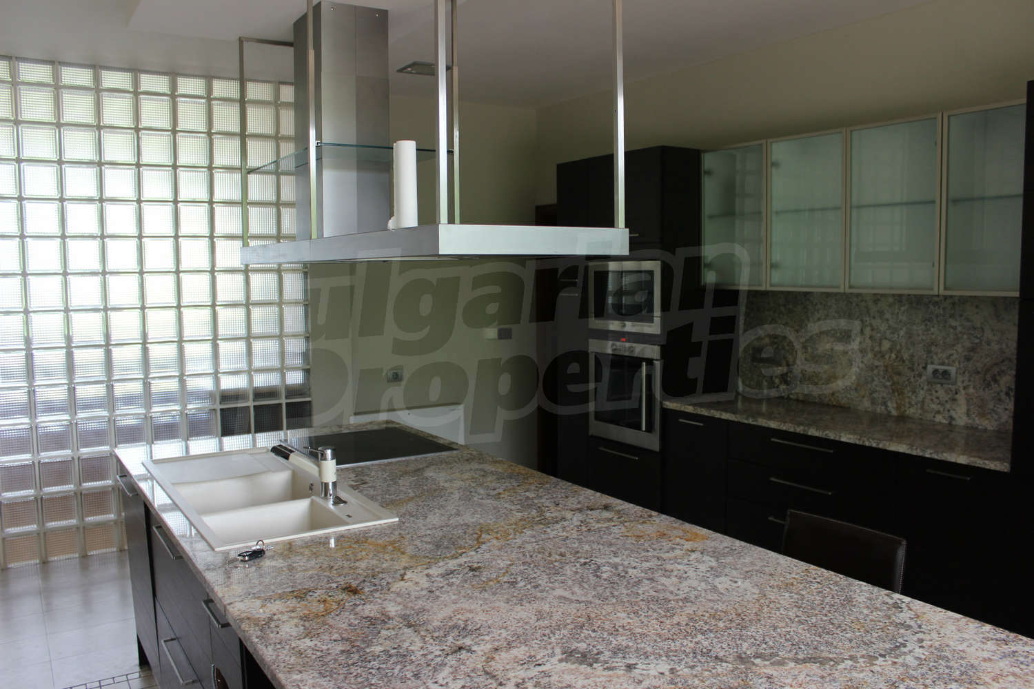 Gallery Picture 7