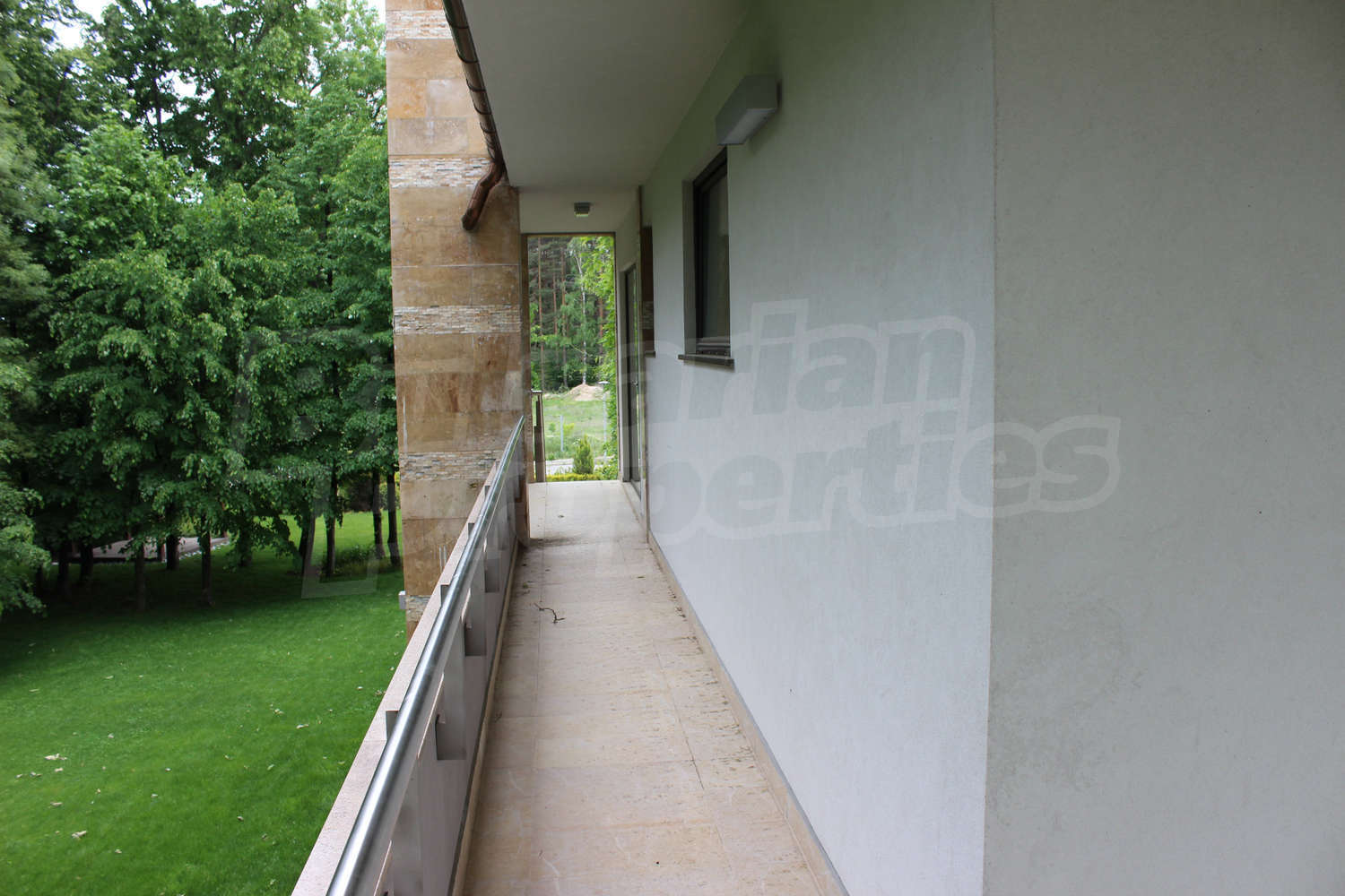 Gallery Picture 48