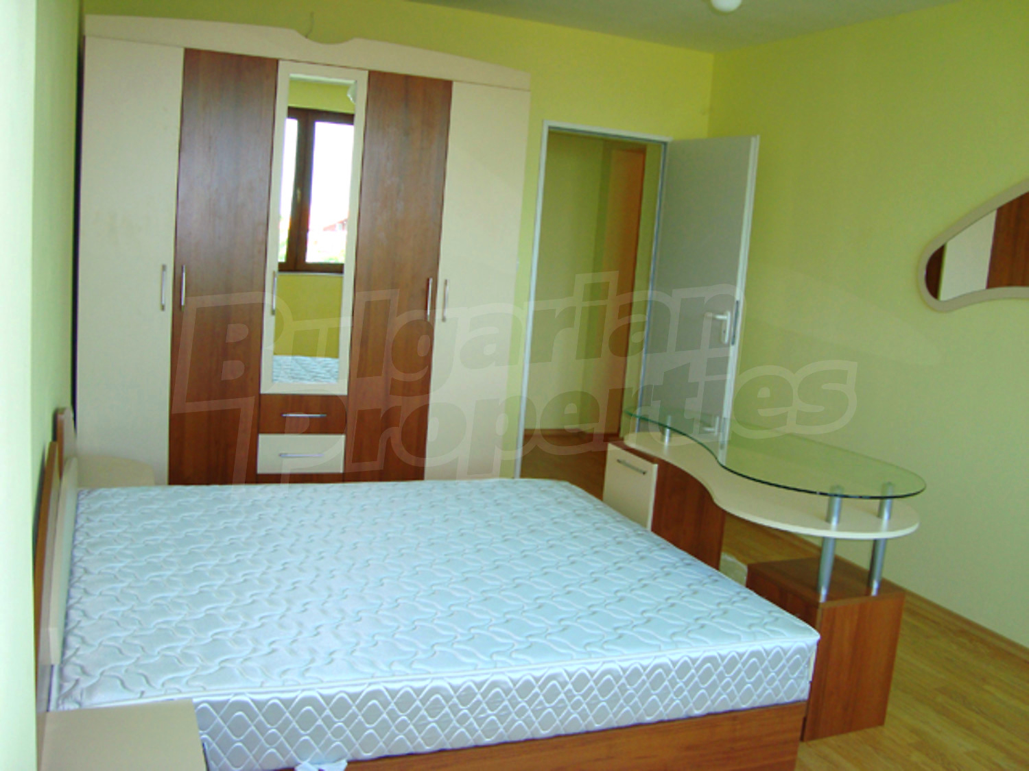 Gallery Picture 8