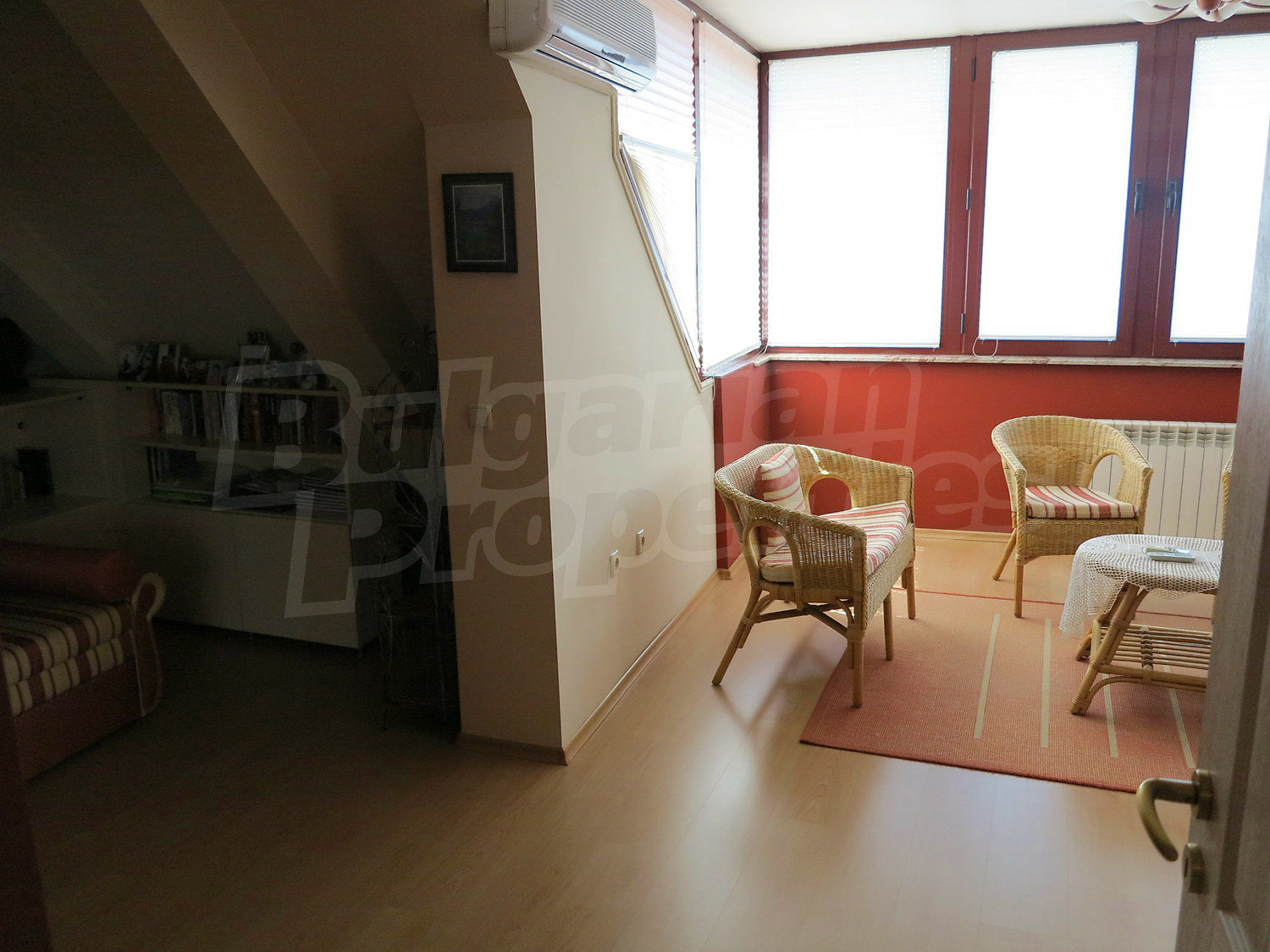 Gallery Picture 16