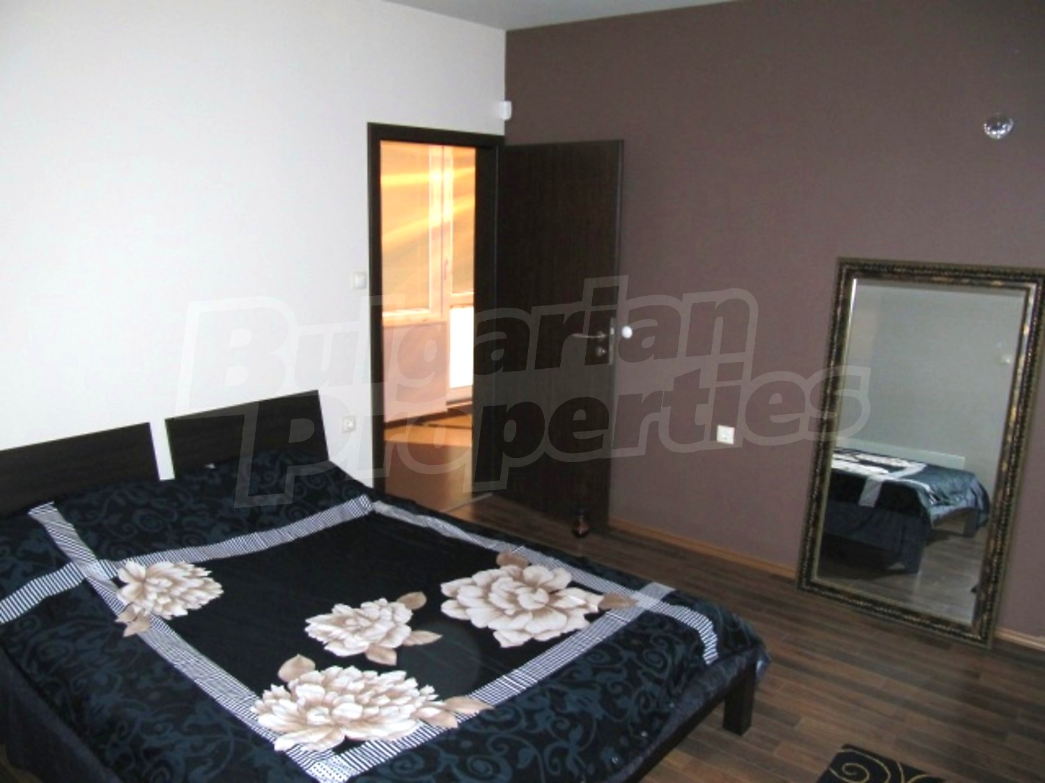 Gallery Picture 12