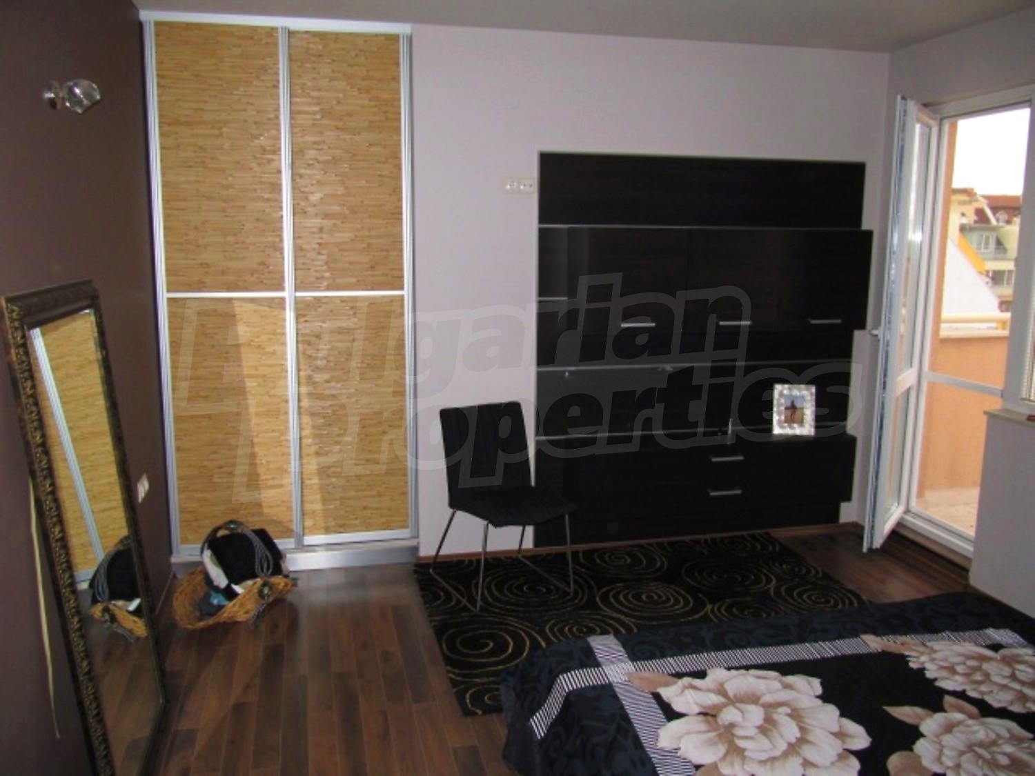Gallery Picture 13