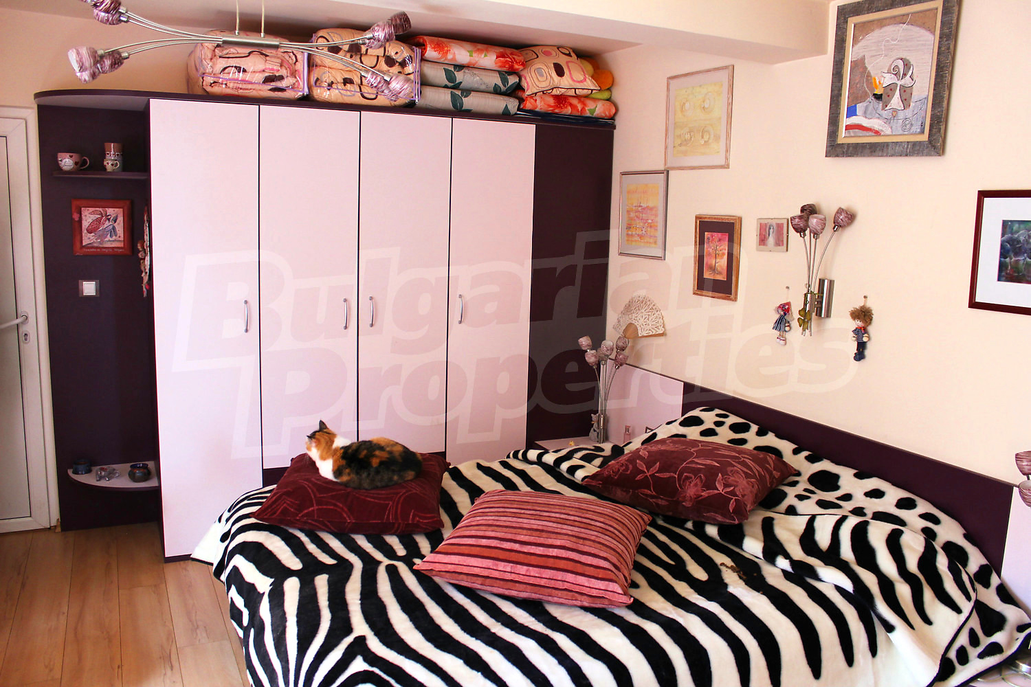 Gallery Picture 12