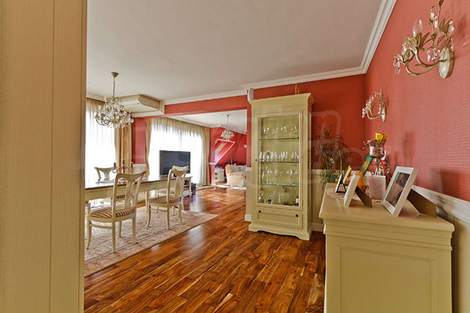 Gallery Picture 7