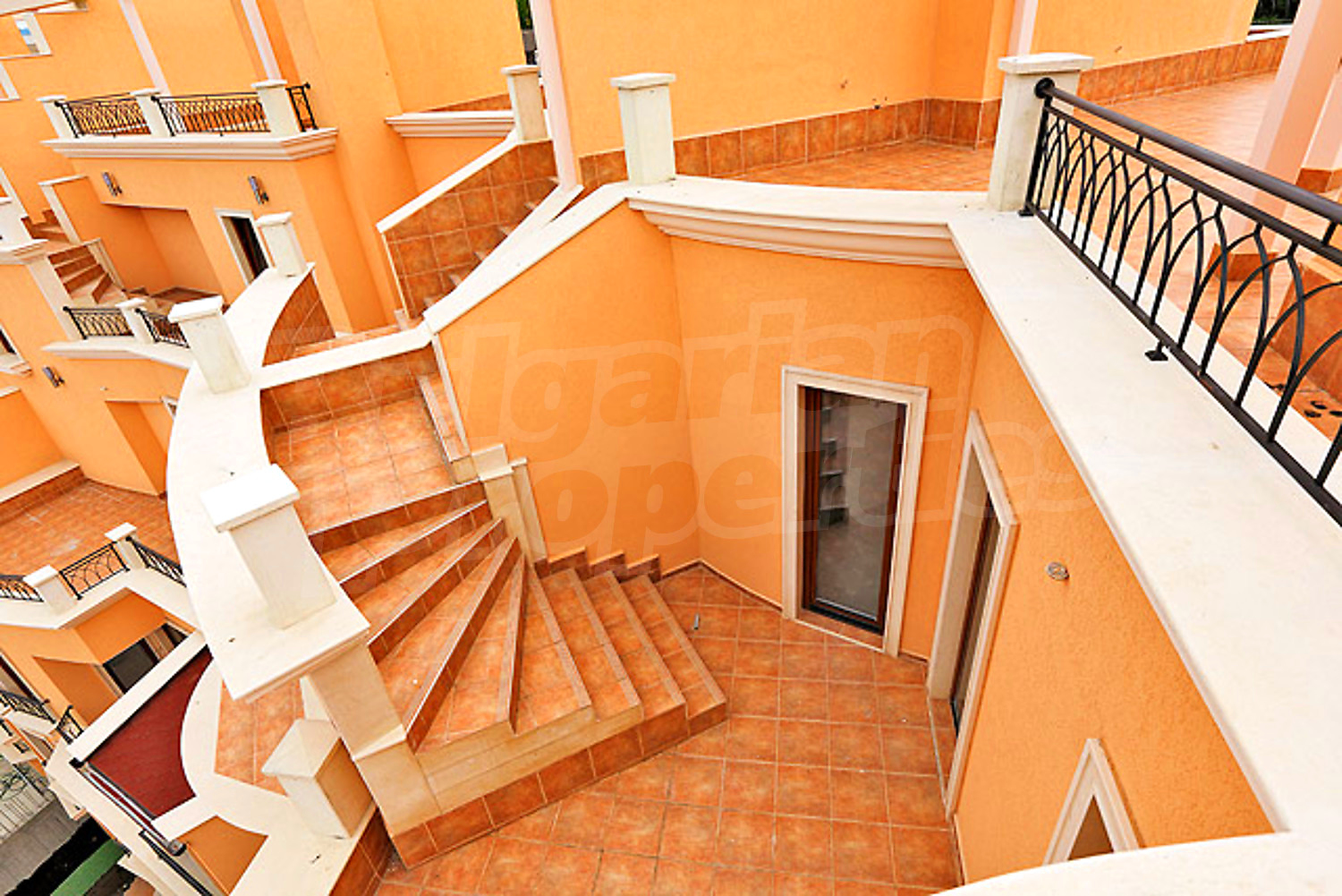 Gallery Picture 15