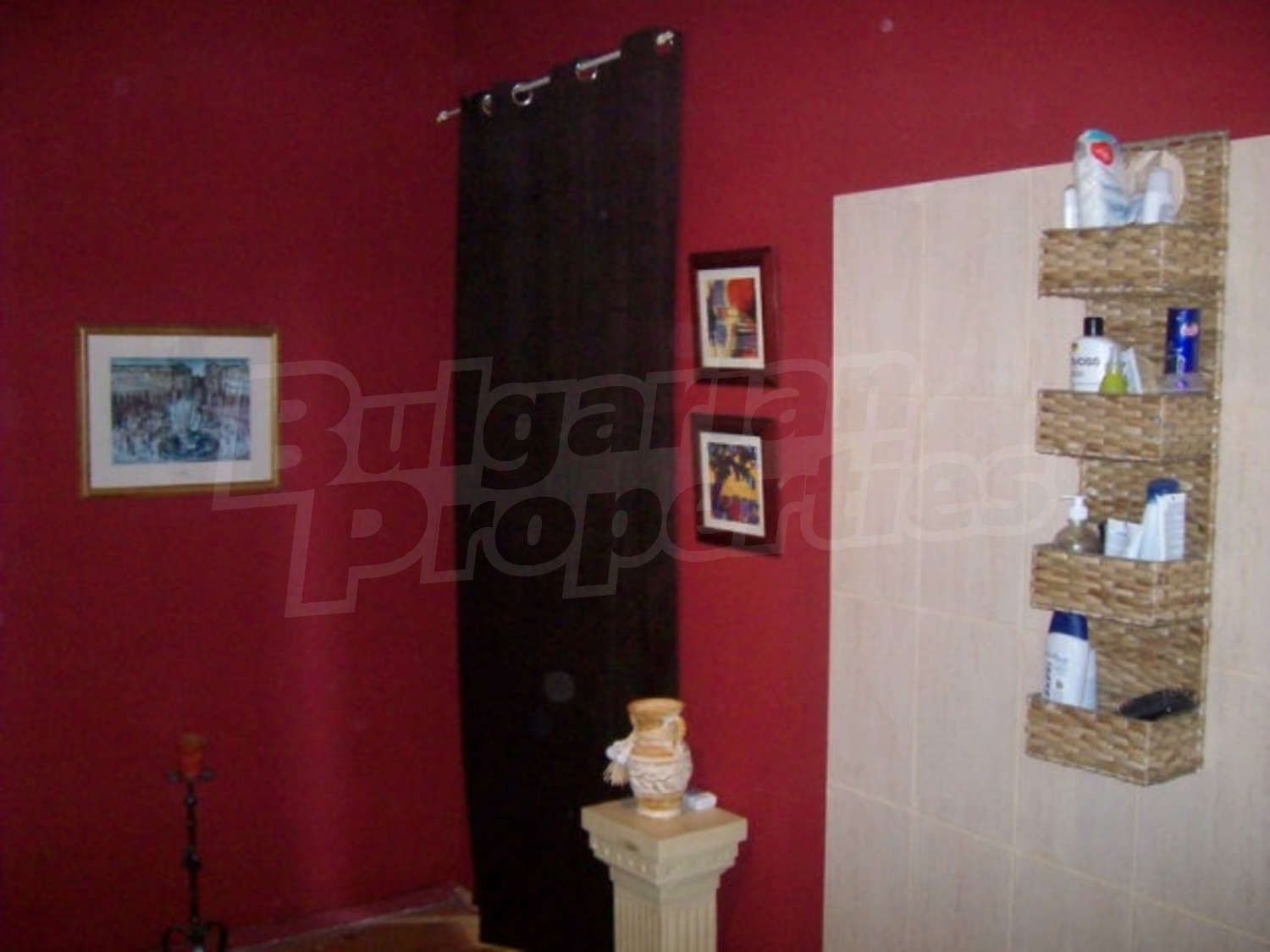 Gallery Picture 12