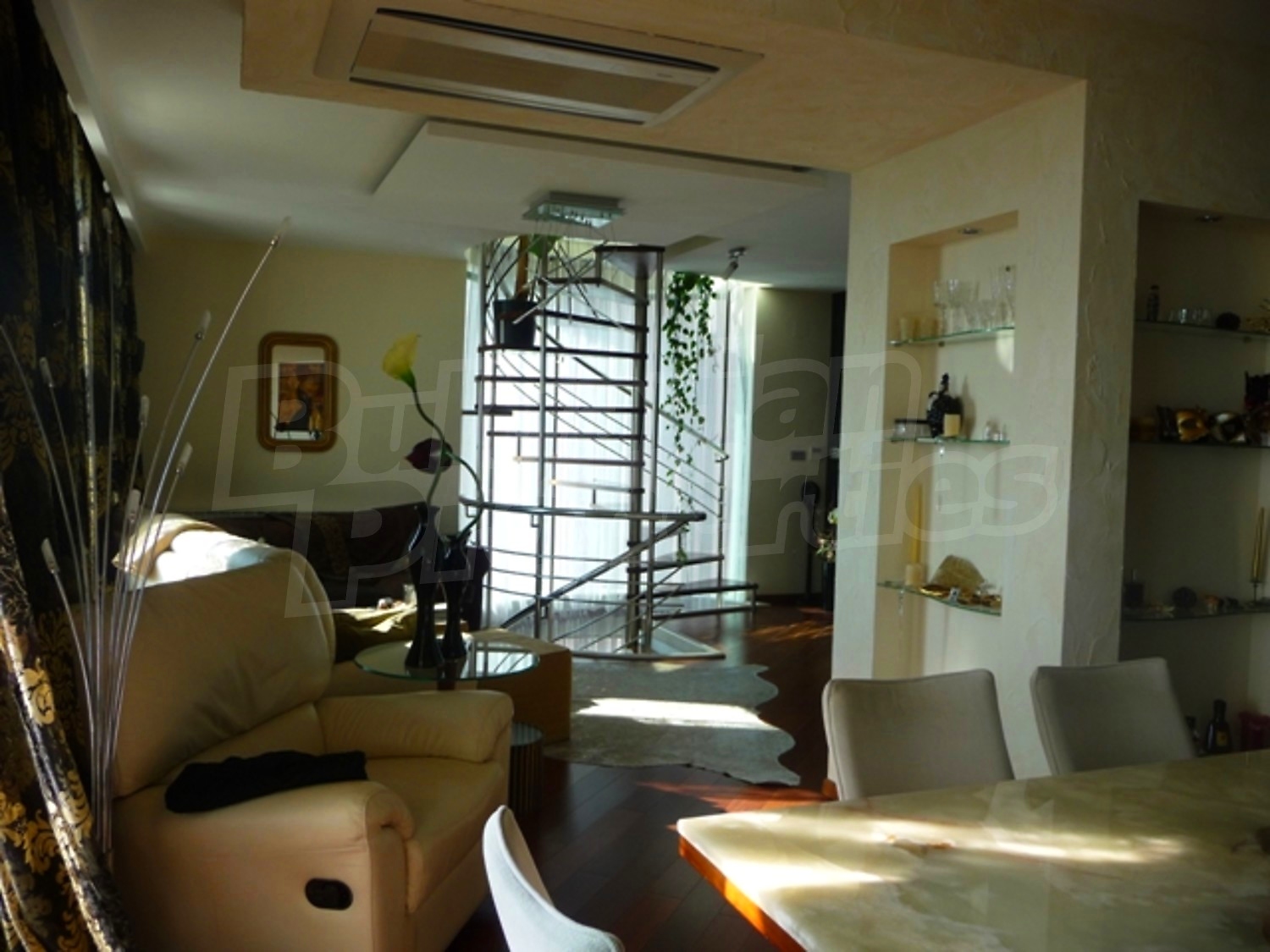 Gallery Picture 10