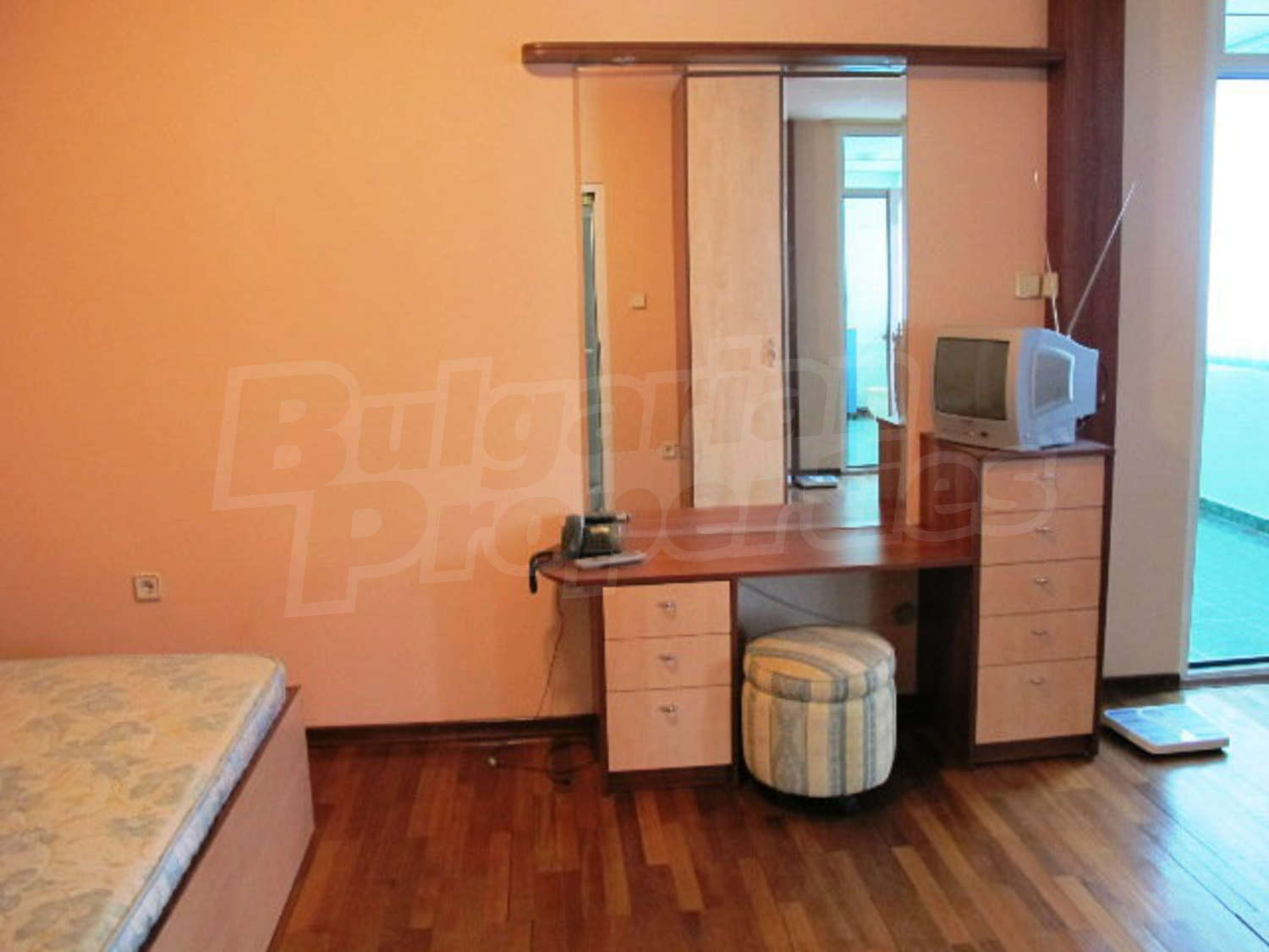 Gallery Picture 15