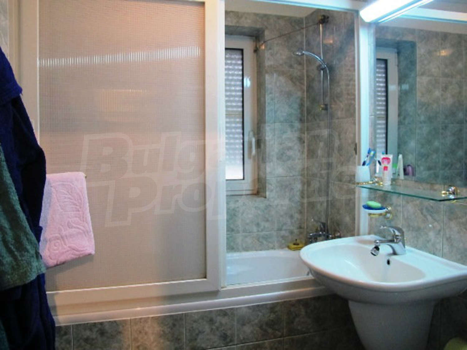 Gallery Picture 16