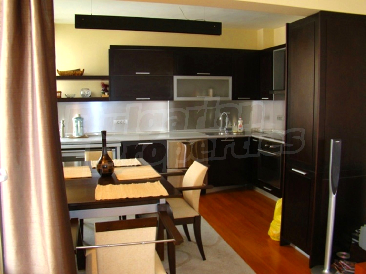 Gallery Picture 3
