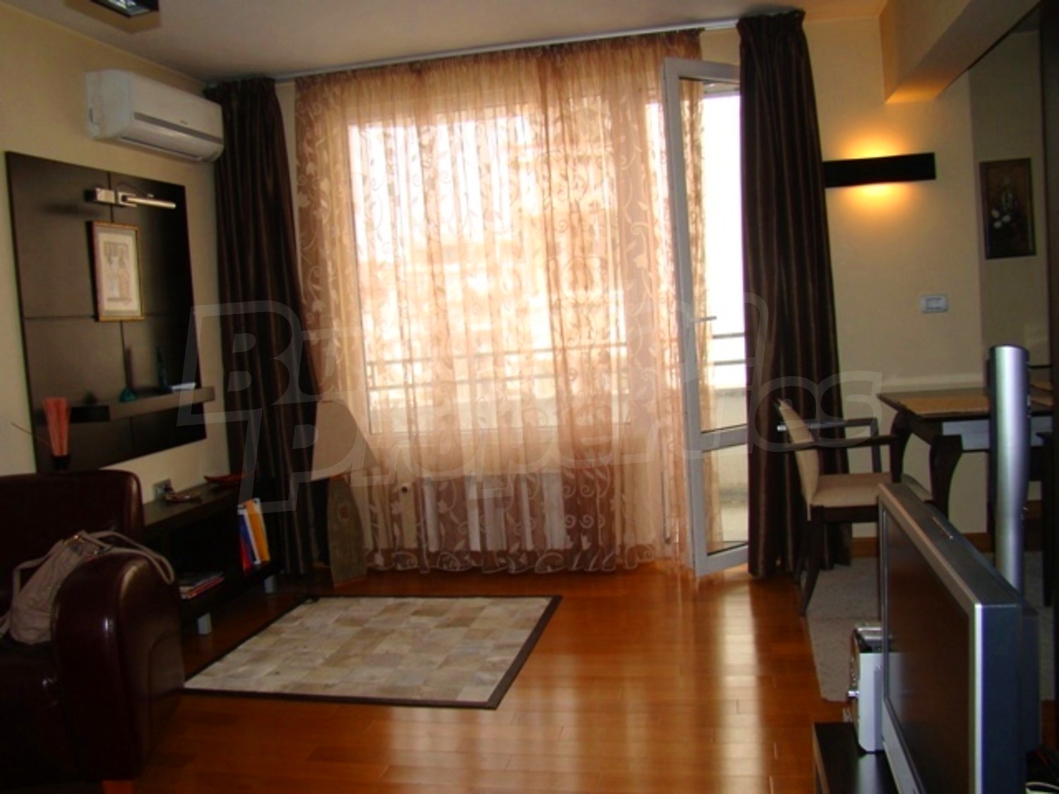 Gallery Picture 9