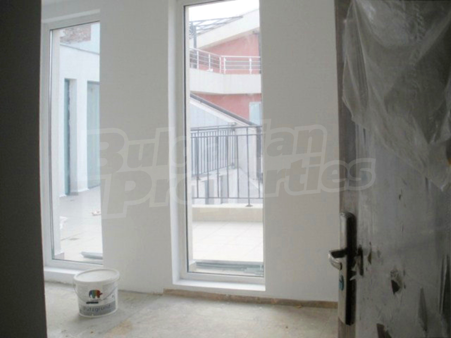 Gallery Picture 10
