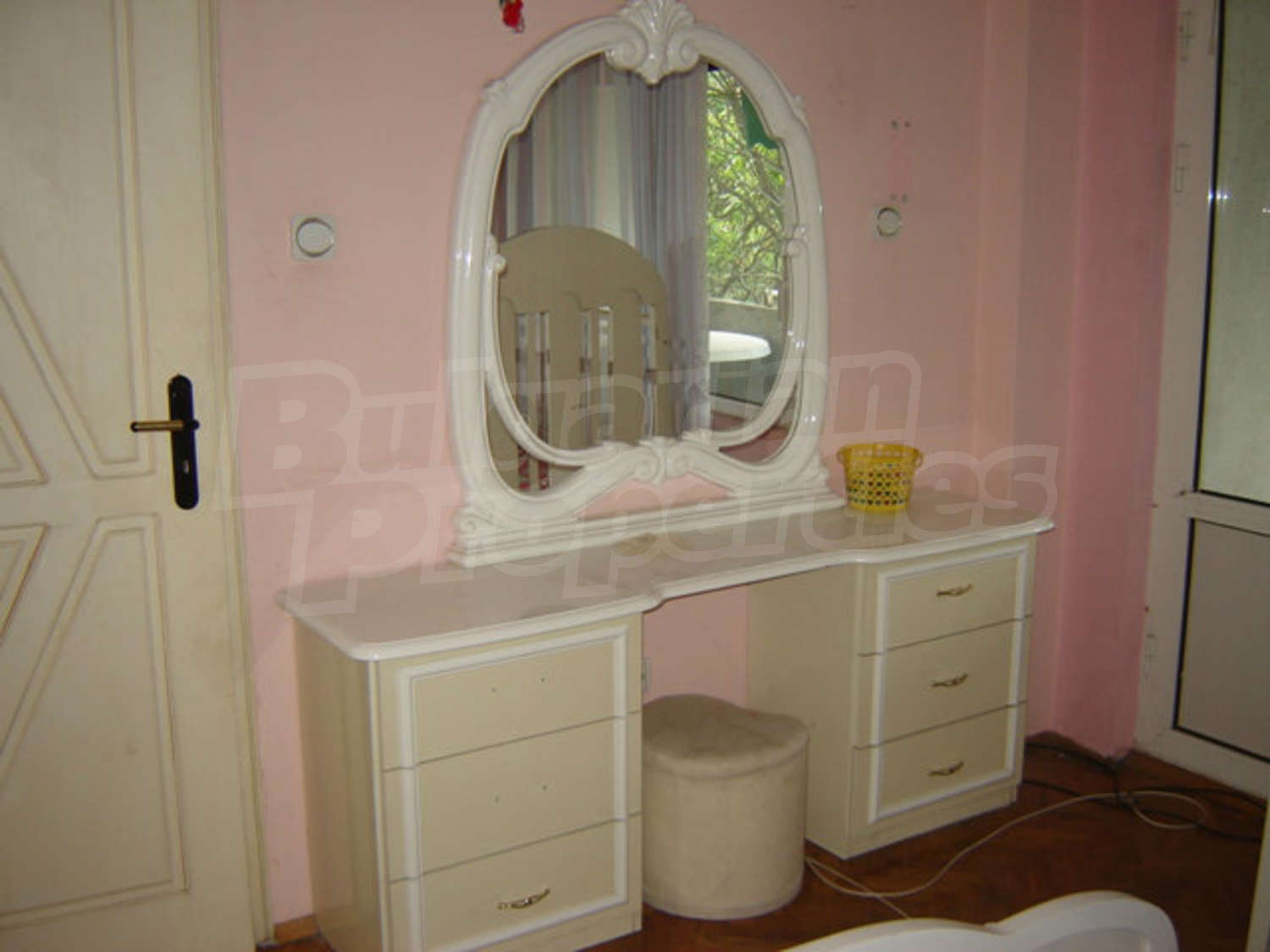 Gallery Picture 13