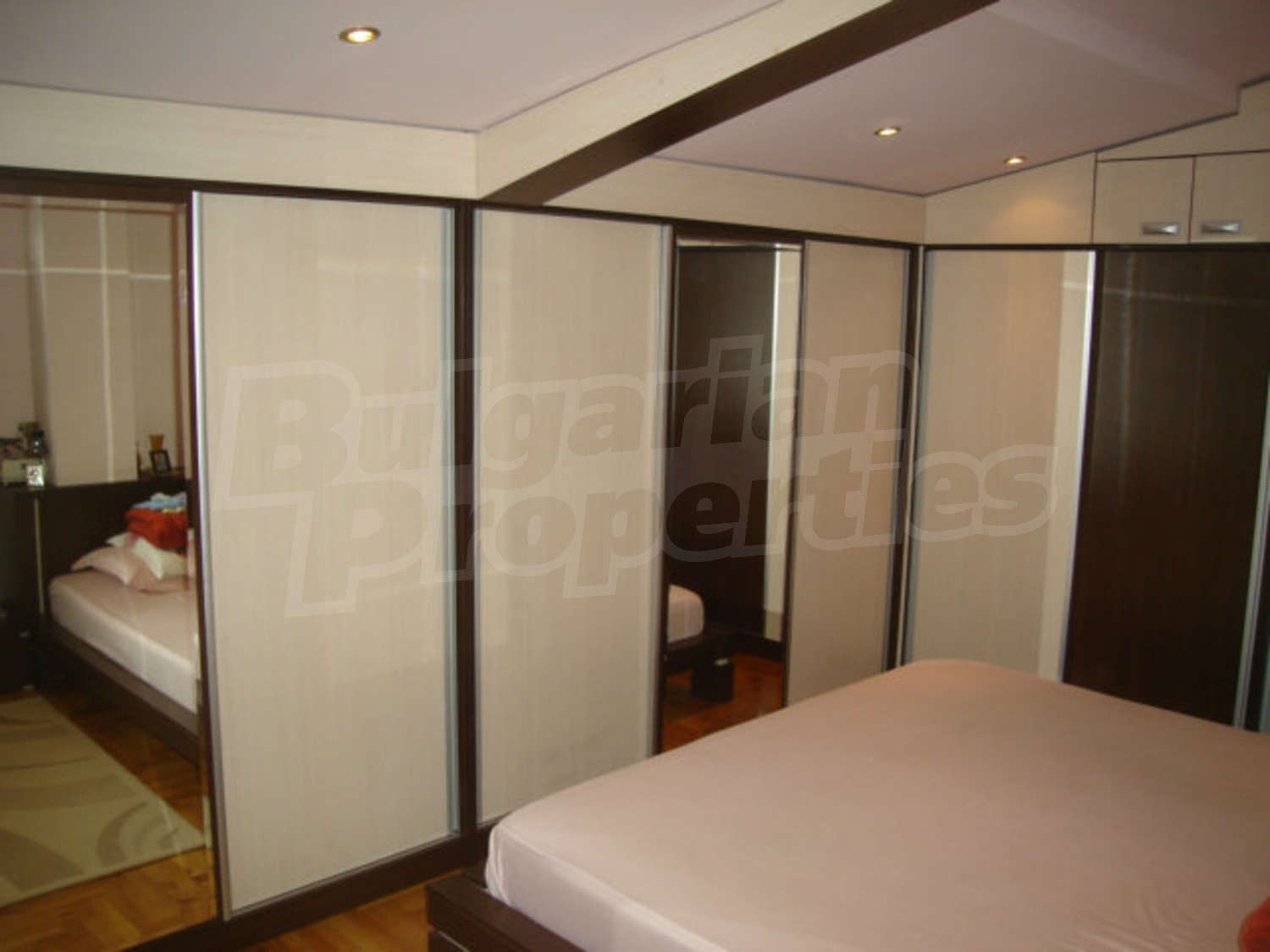 Gallery Picture 17