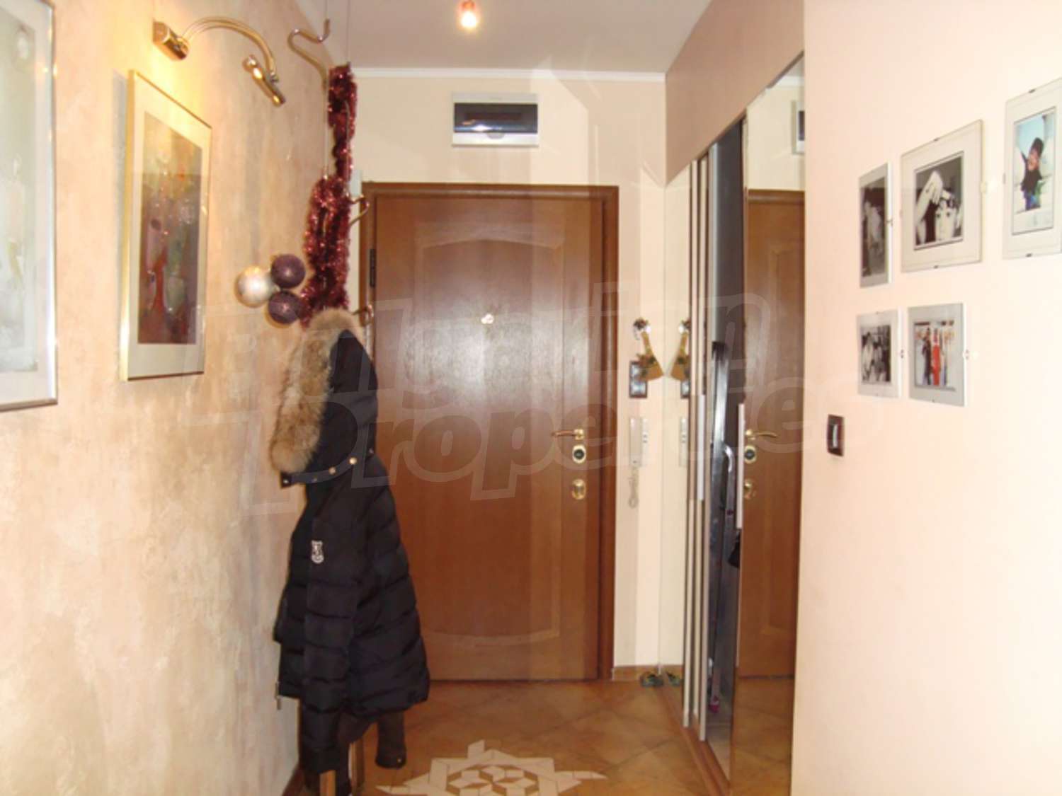 Gallery Picture 4