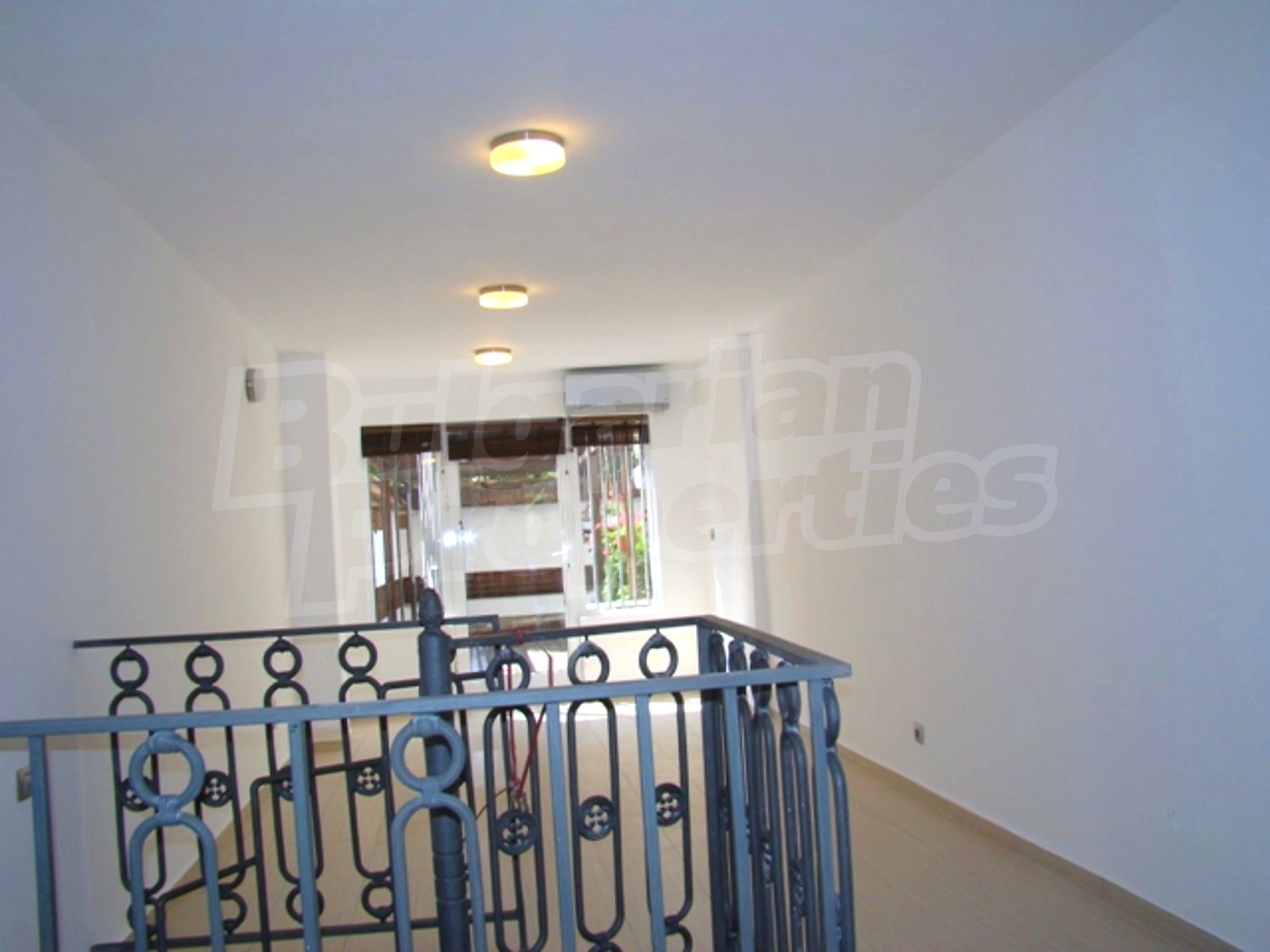 Gallery Picture 9