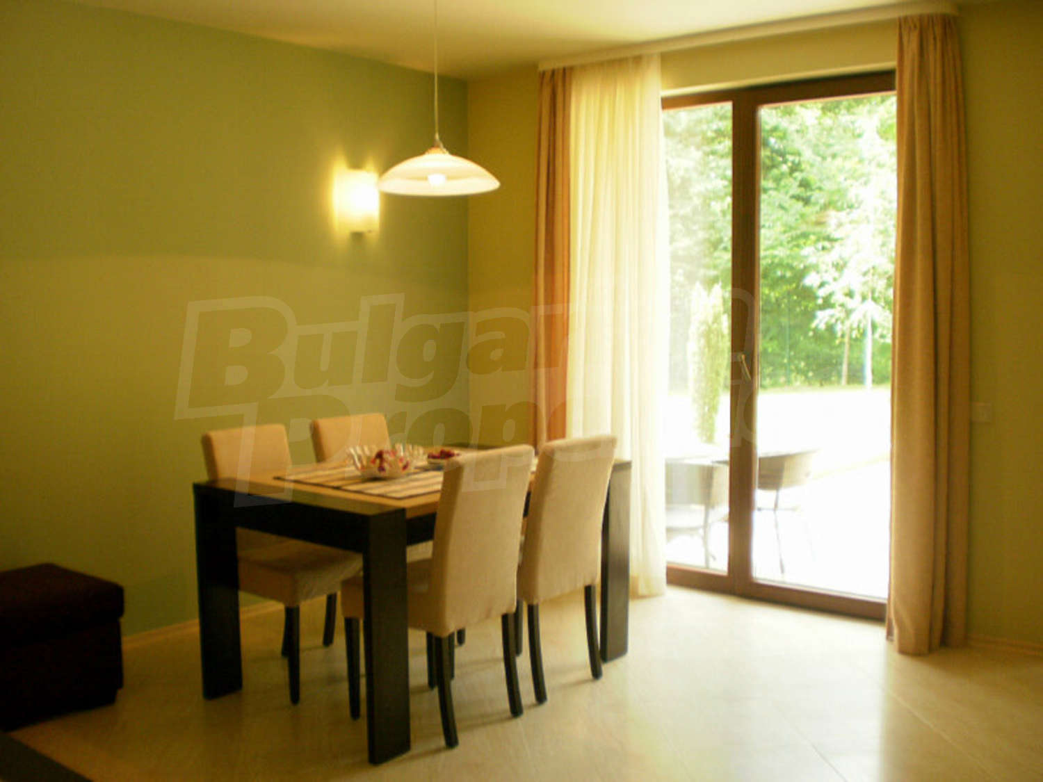 Gallery Picture 4