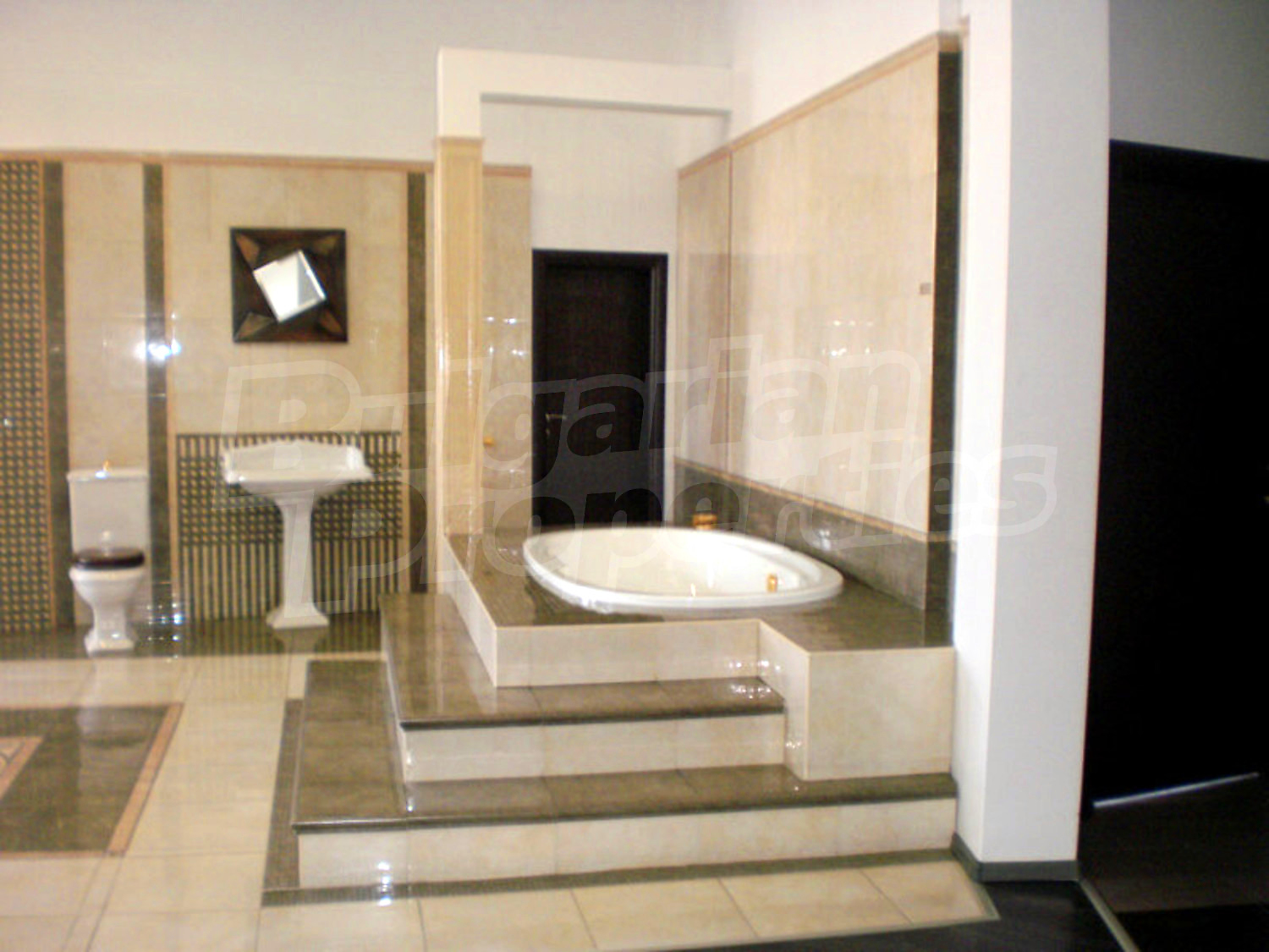 Gallery Picture 15