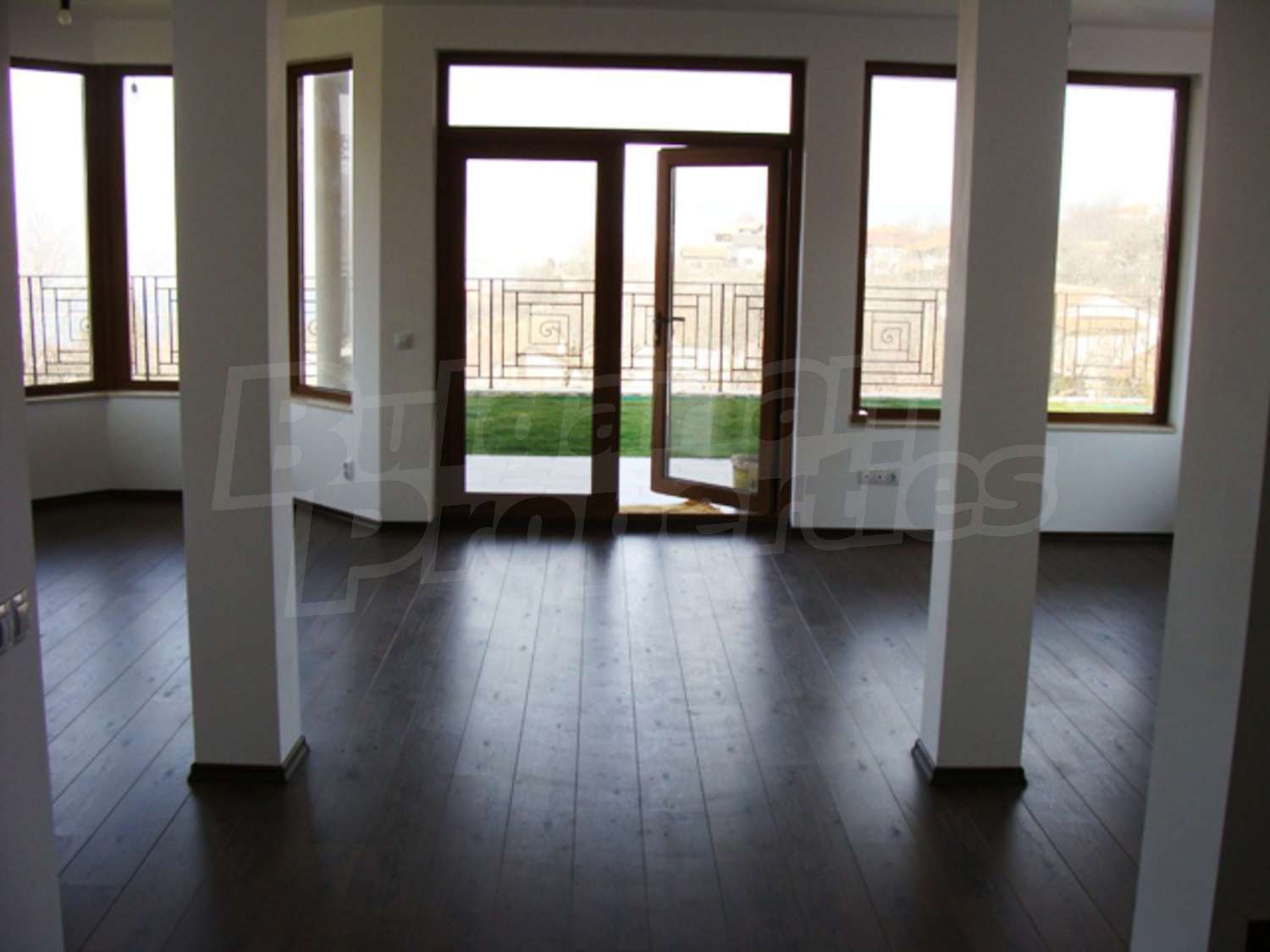 Gallery Picture 17