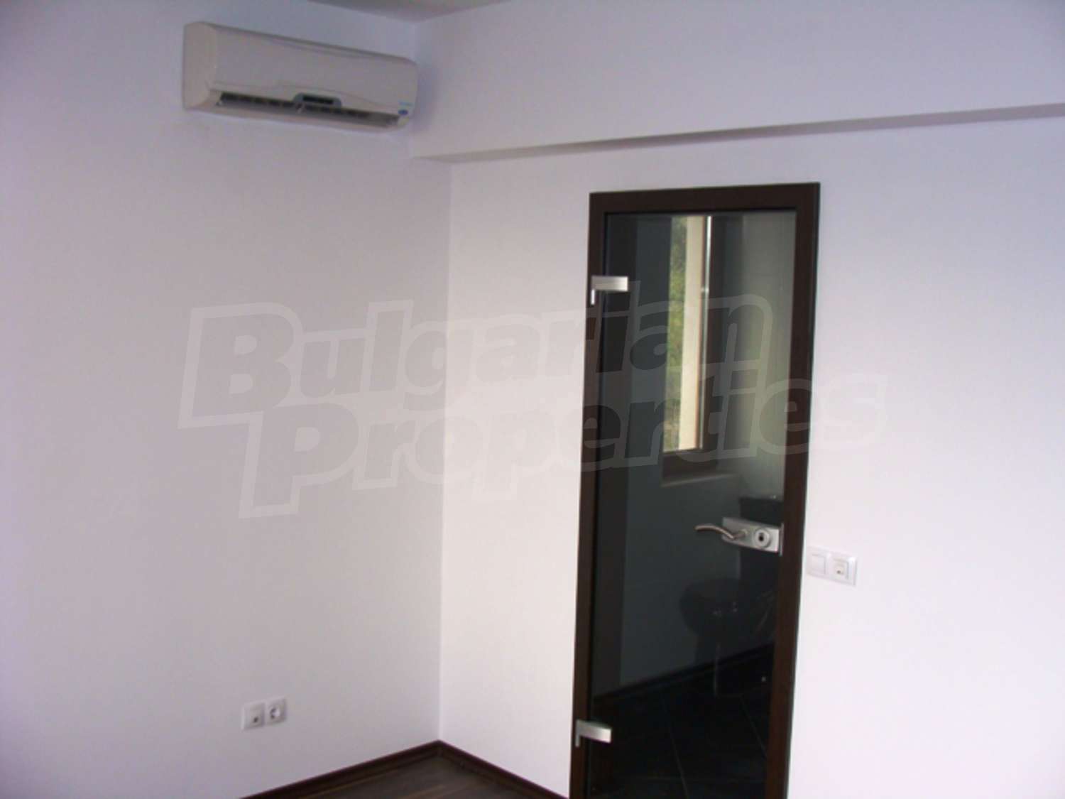 Gallery Picture 23