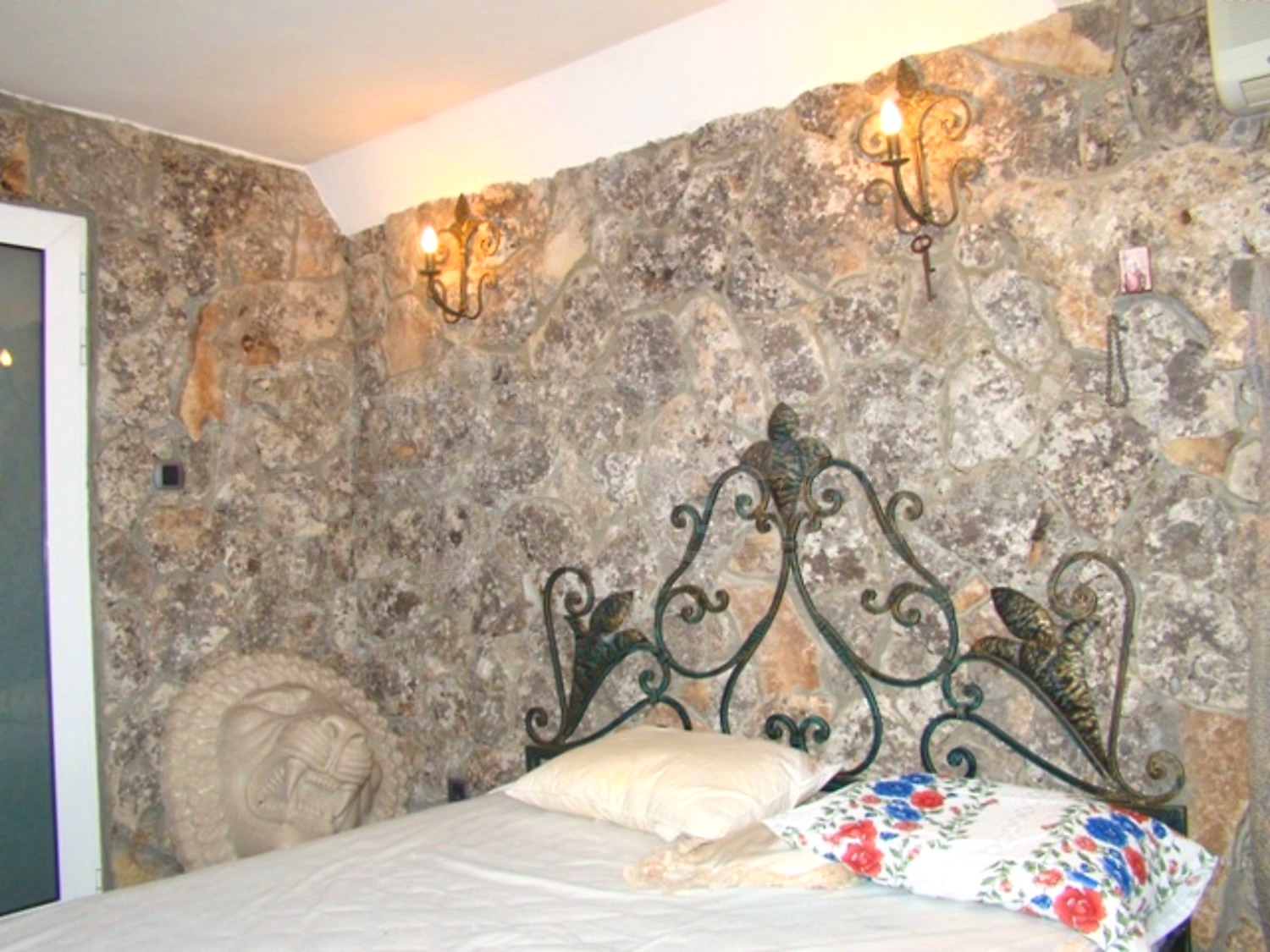 Gallery Picture 24