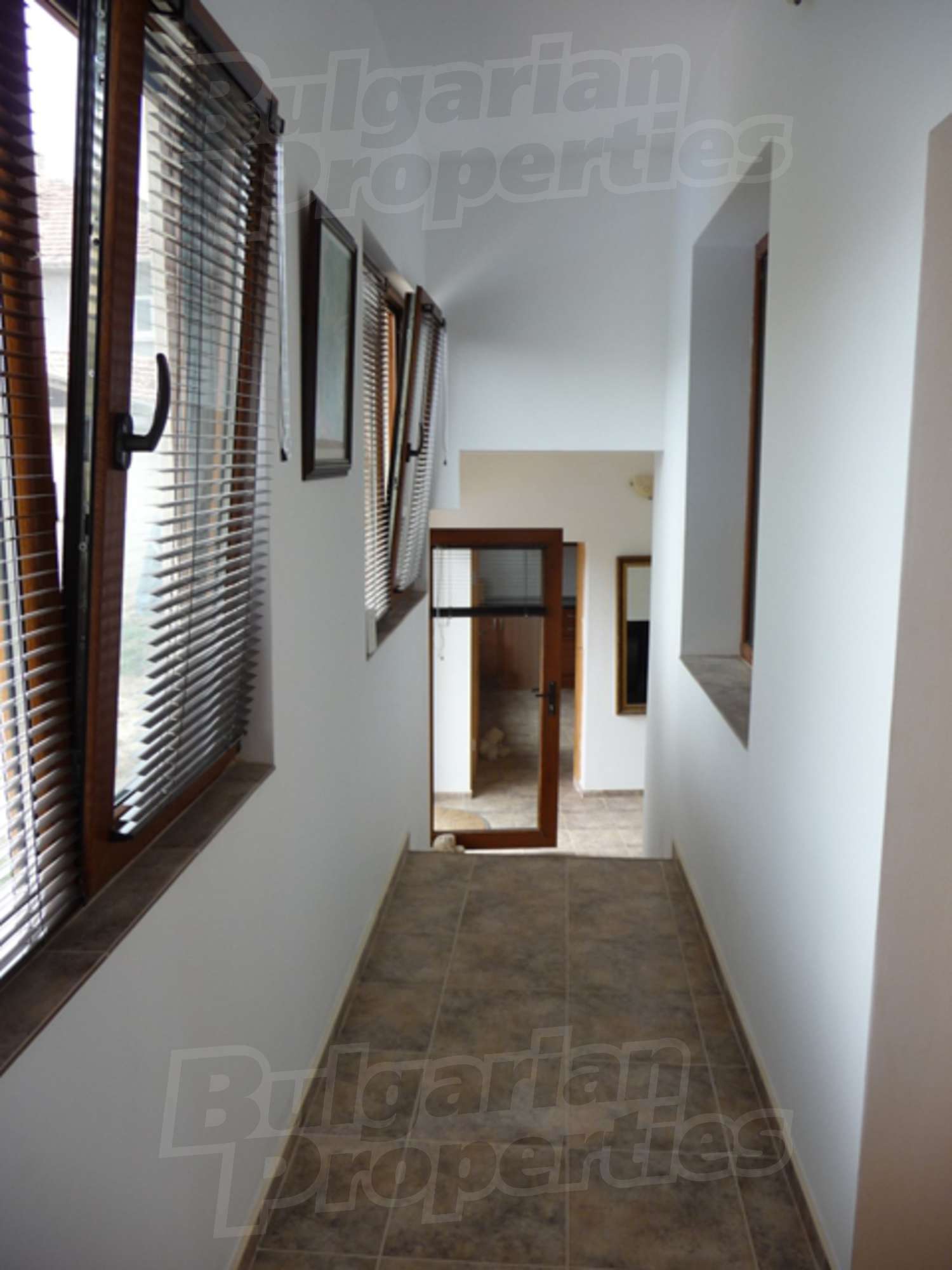 Gallery Picture 40